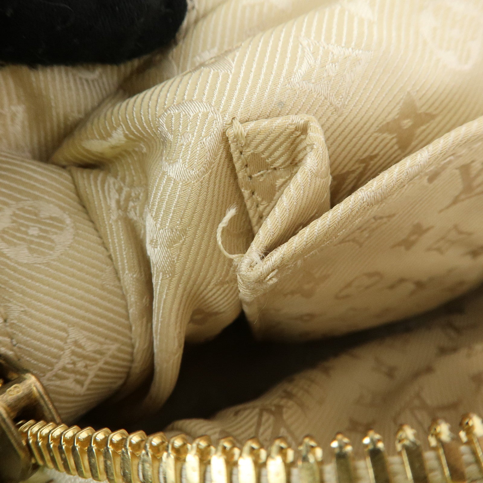 Louis Vuitton Cruise Line Rivet Bag Leather Hand Bag Ecru M95345