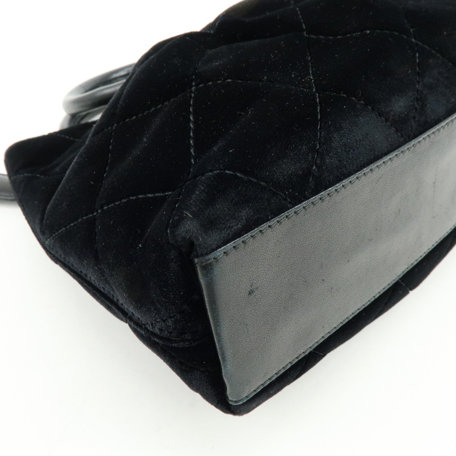 CHANEL Matelasse Circle Handle COCO Mark Velvet Lambskin Hand Bag