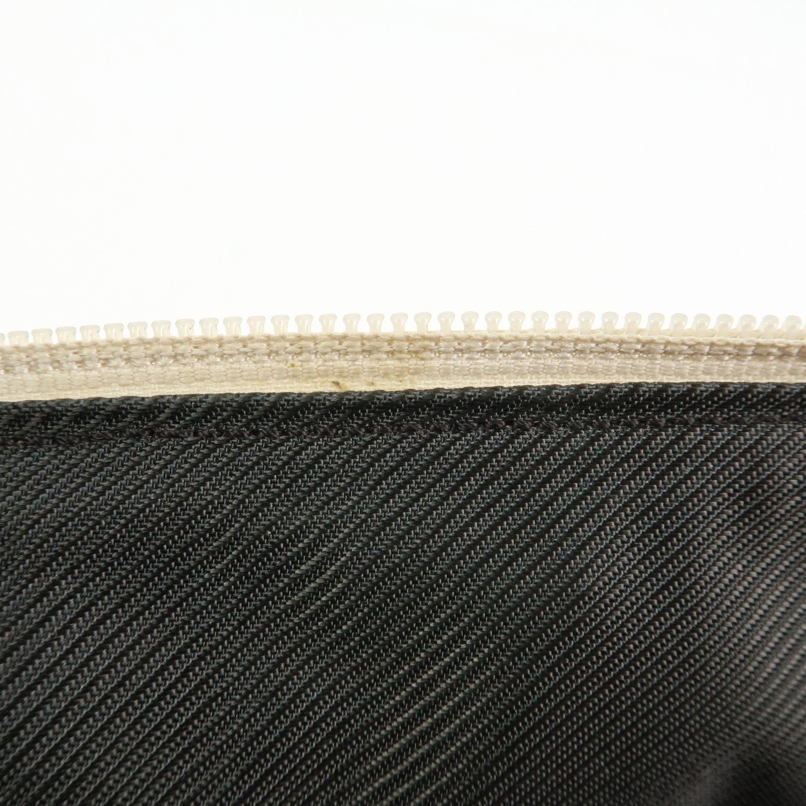 GUCCI Boat Bag GG Canvas Leather Accessory Pouch Beige White 07198