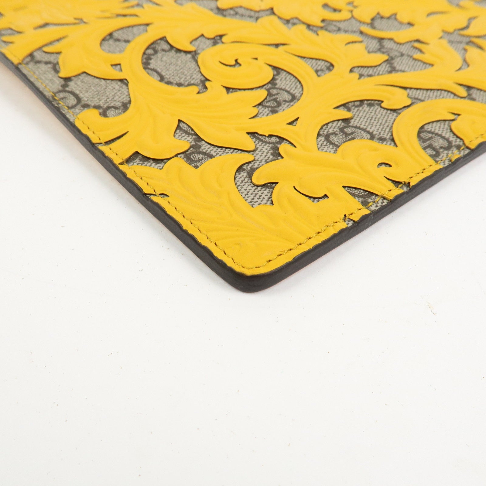 GUCCI GG Supreme Arabesque Leather Clutch Bag Beige Yellow 410810