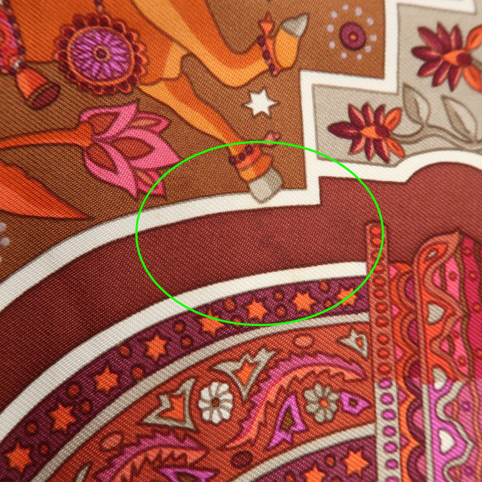 HERMES Carre 90 Silk 100% Aux Portes du Palais Scarf Red