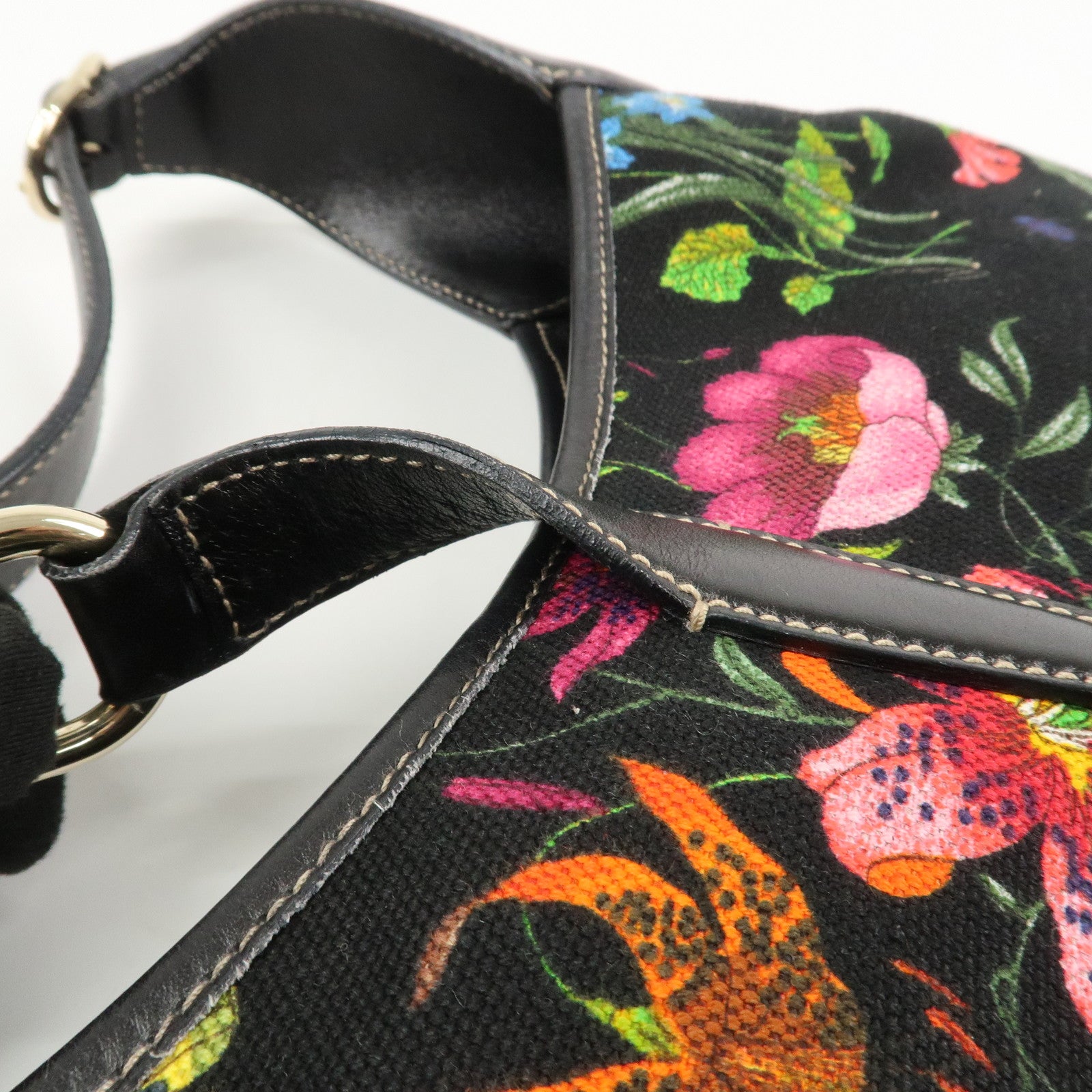 GUCCI Canvas Leather Shoulder Bag Flower Print Black 153029