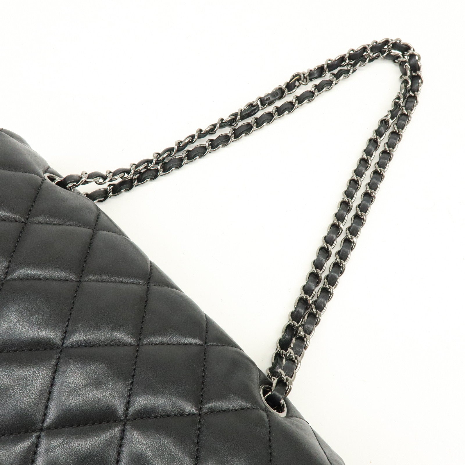 CHANEL Matelasse Lamb Skin Shoulder Bag Crossbody Bag Black