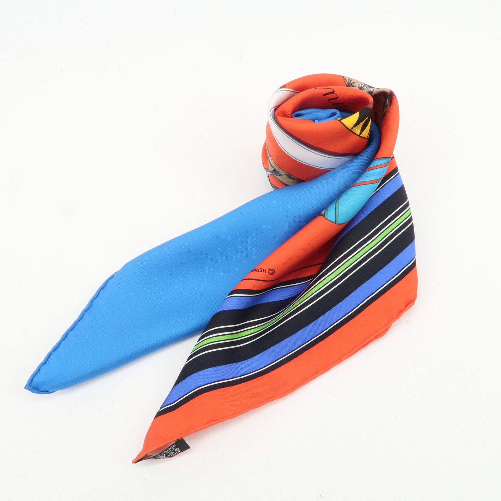 HERMES Carre 90 Silk 100% Couvertures et Tenues de Jour Scarf Red