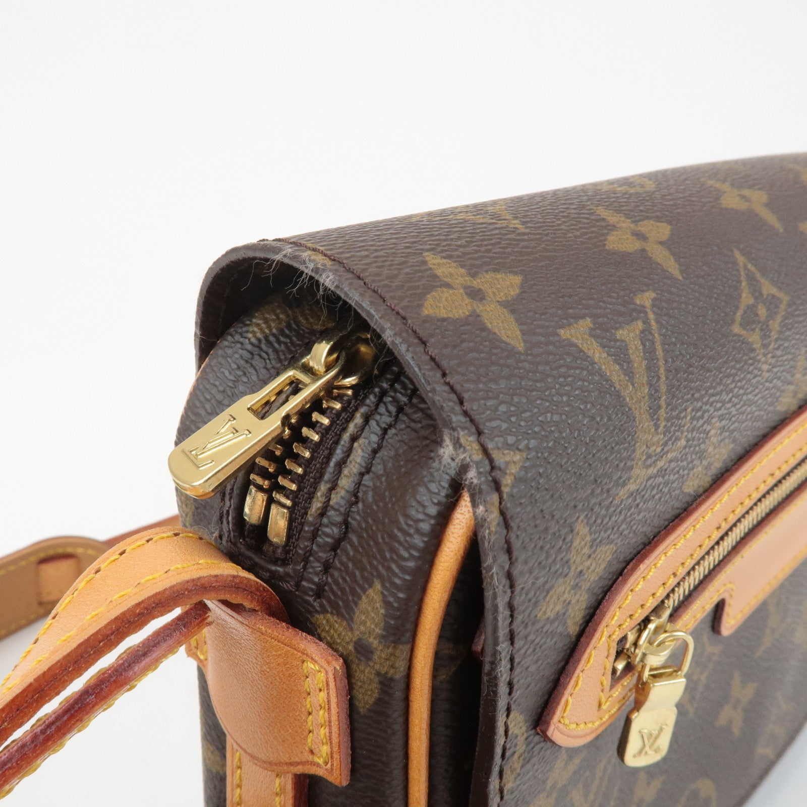 Louis Vuitton Monogram Canvas Saint Germain 24 Shoulder Bag M51210