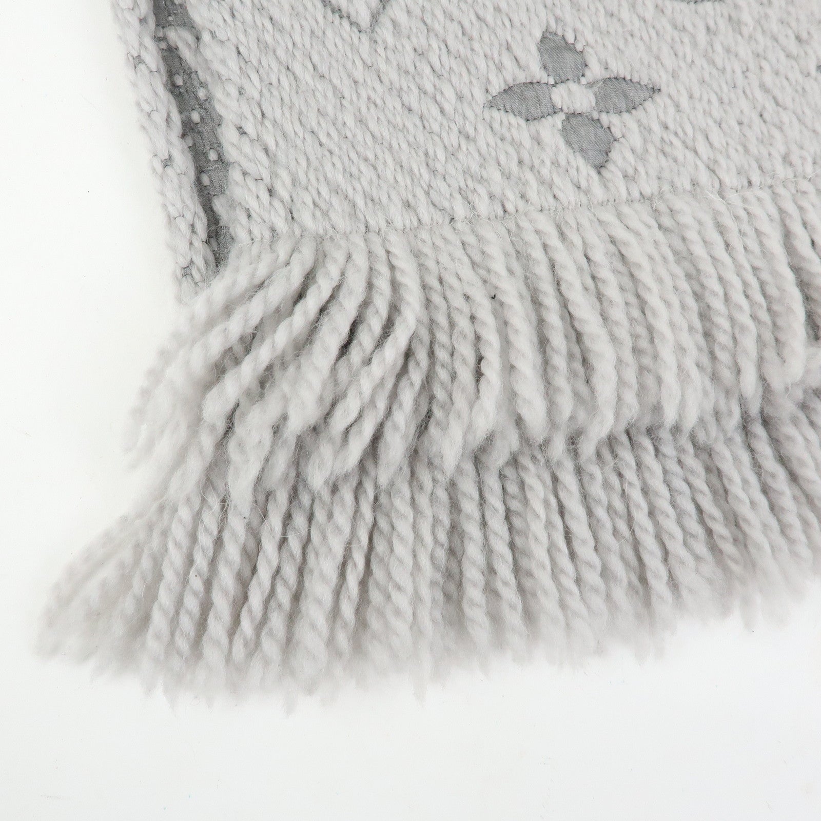 Louis Vuitton Monogram Escharp Logomania Scarf Gris Perle M74742