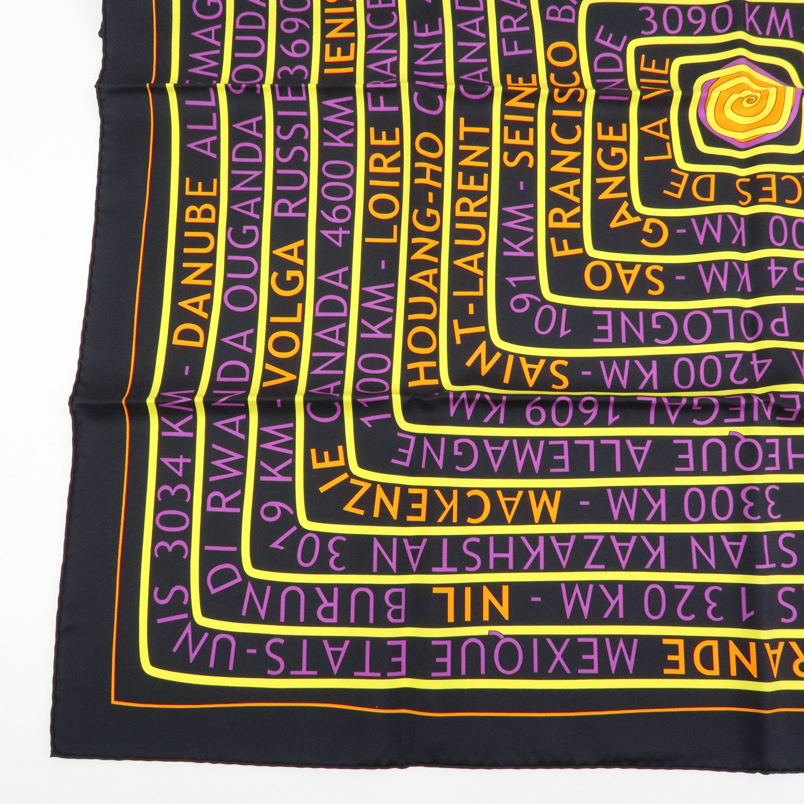 HERMES Carre 90 Silk 100% Scarf  LES SOURCES DE LA VIE