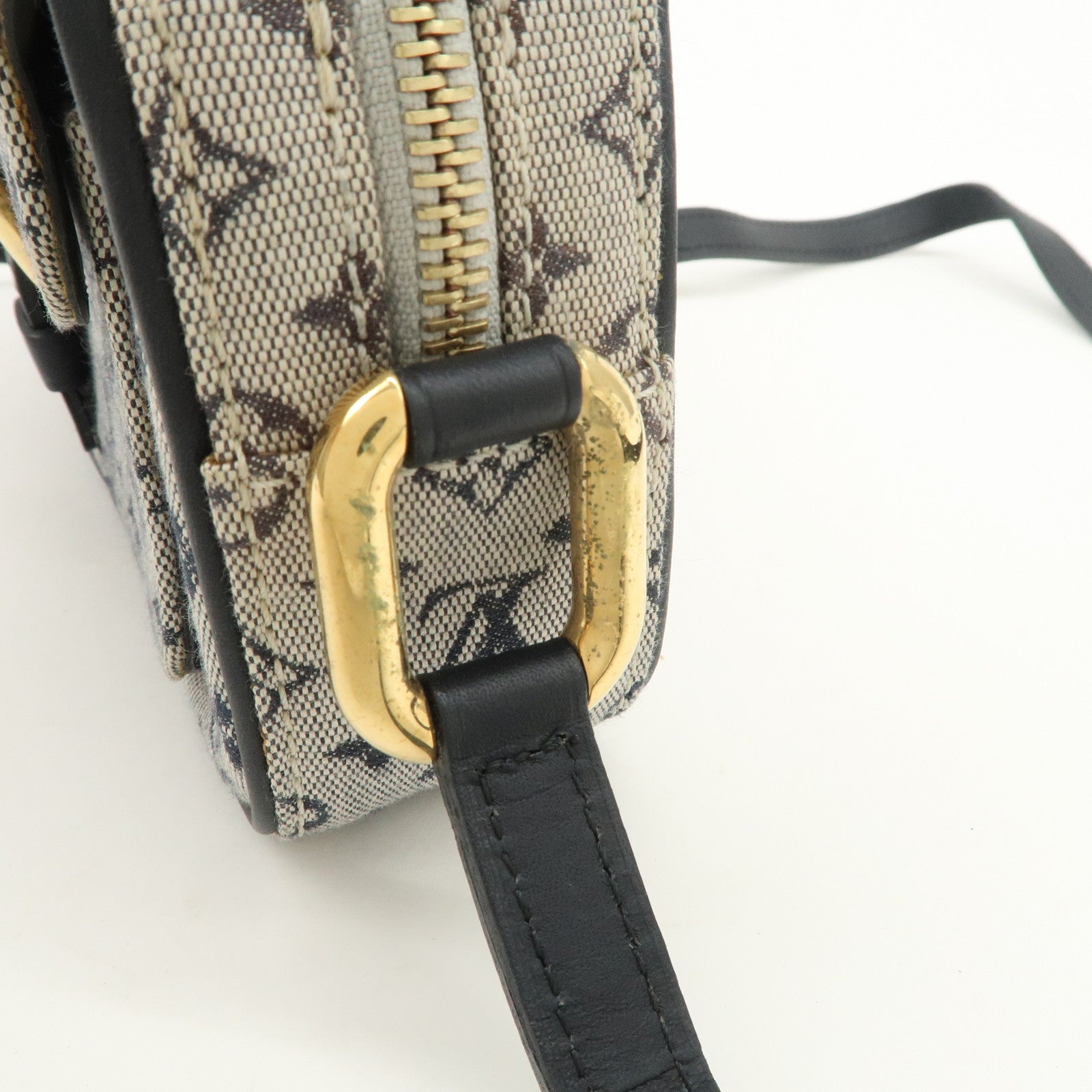 Louis Vuitton Monogram Mini Juliet MM Crossbody Bag M92217