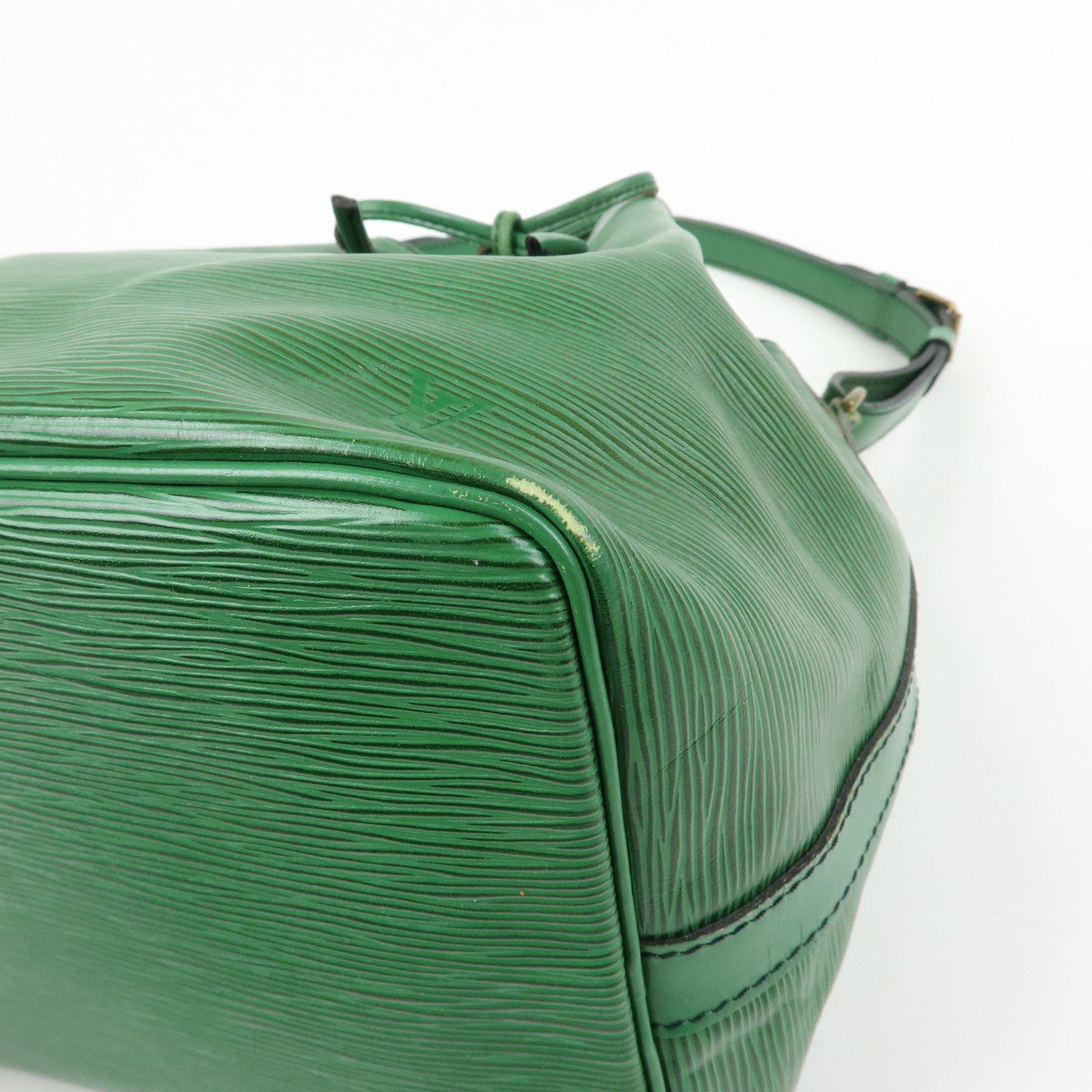 Louis Vuitton Epi Petit Noe Shoulder Bag Borneo Green M44104