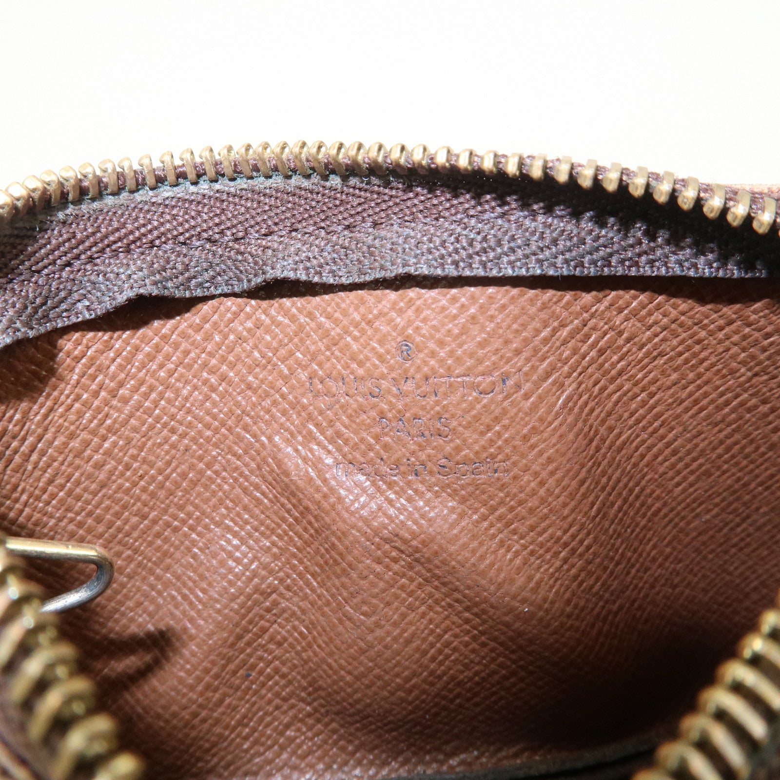 Louis Vuitton Monogram Pochette Cles Coin Case Key Case M62650