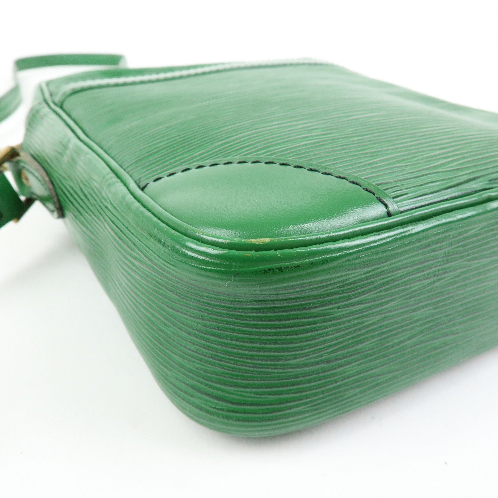 Louis Vuitton Epi Epi leather Danube Shoulder Bag Borneo Green M45634