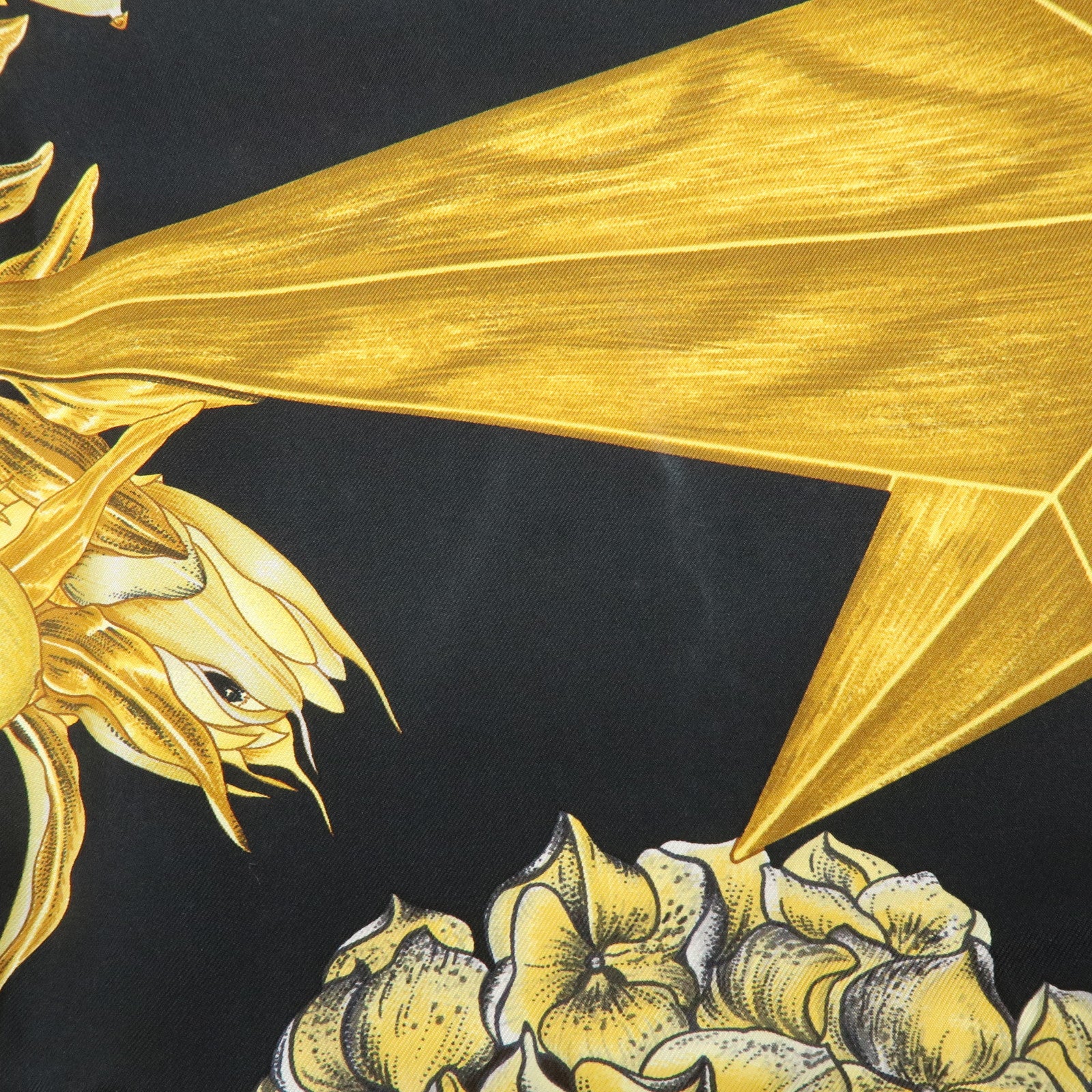 HERMES Carre 90 Silk 100% Scarf PASSIFLORES Black Gold