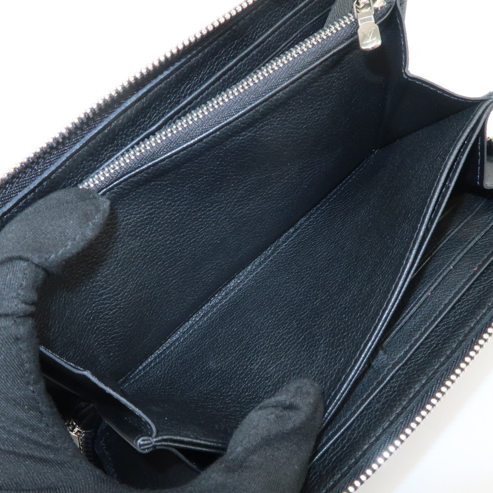 Louis Vuitton Lockme Leather Round Zippy Long Wallet Noir M62622