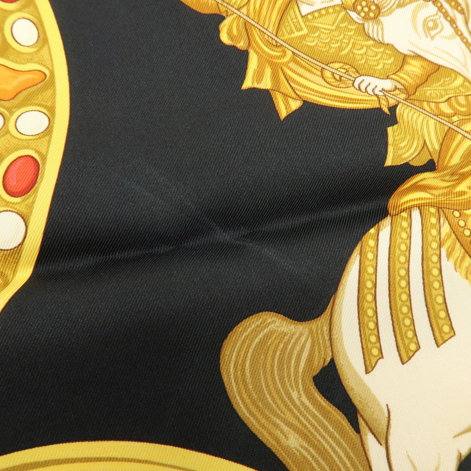 HERMES Carre 90 Silk 100% LE TRIOMPHE DU PALADIN Black Gold