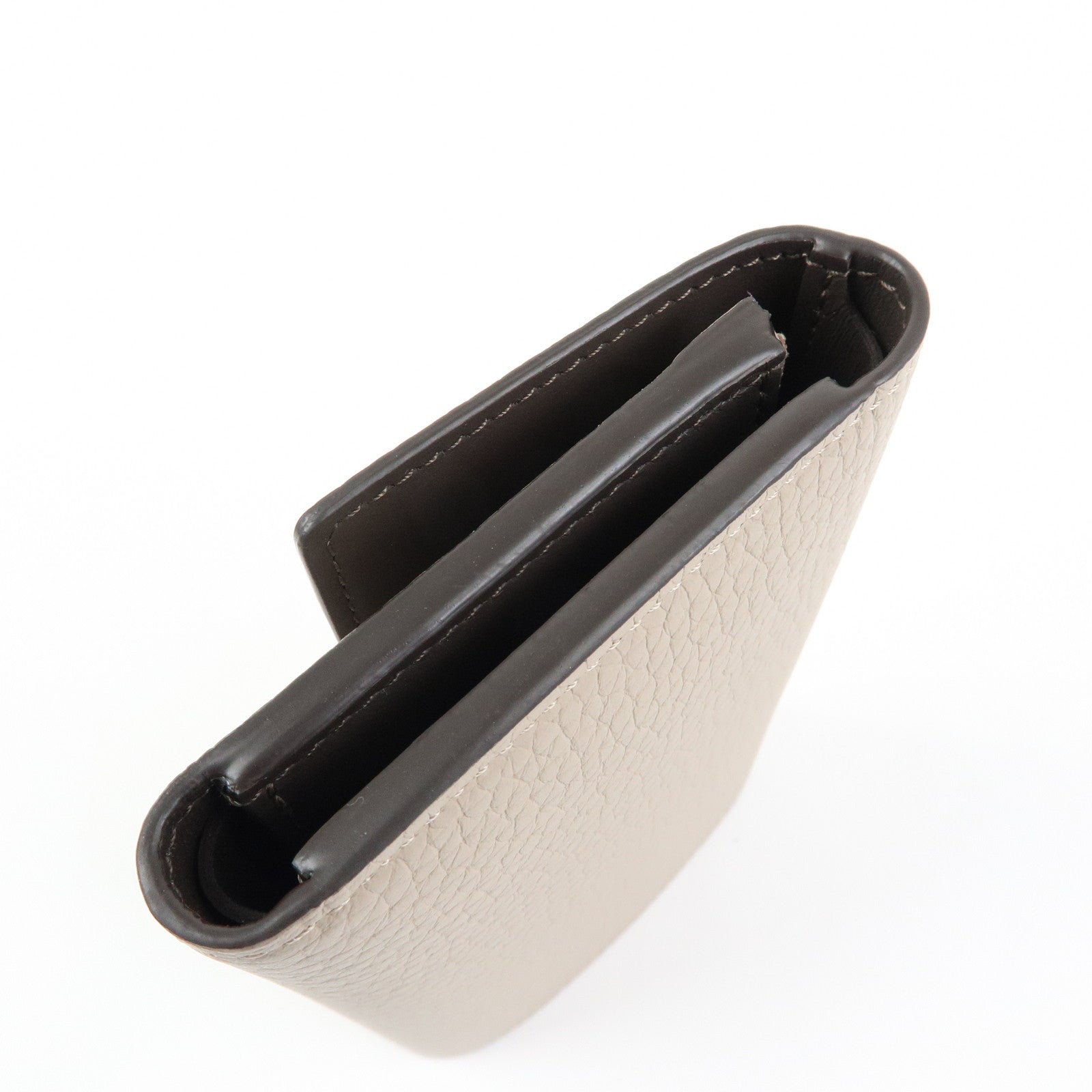 Louis Vuitton Portefeuille Capucines Compact Wallet Galet M62159