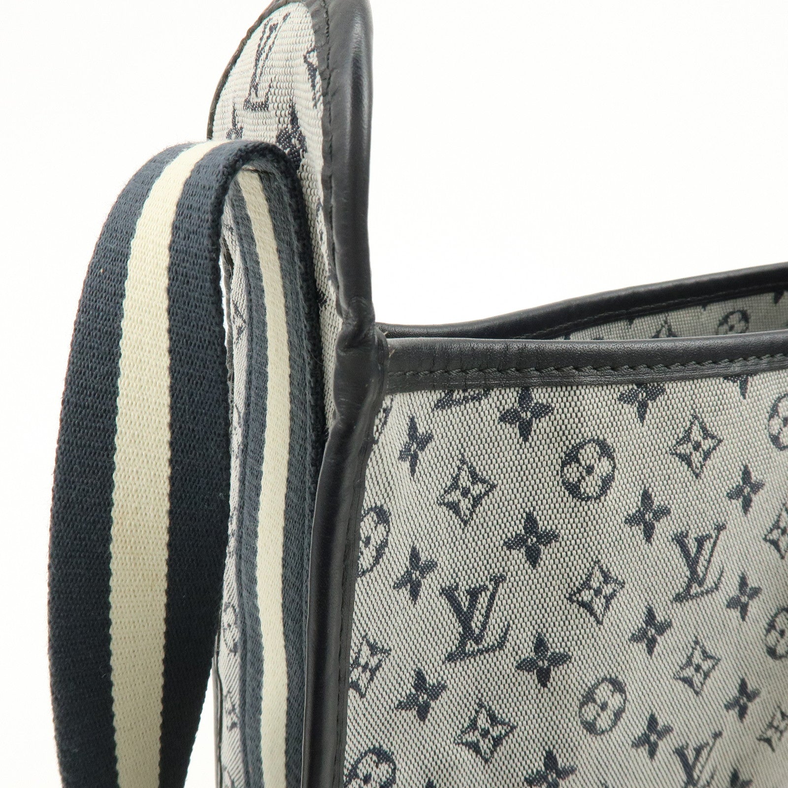 Louis Vuitton Monogram Mini Buzas Marie Kate Shoulder Bag M92320