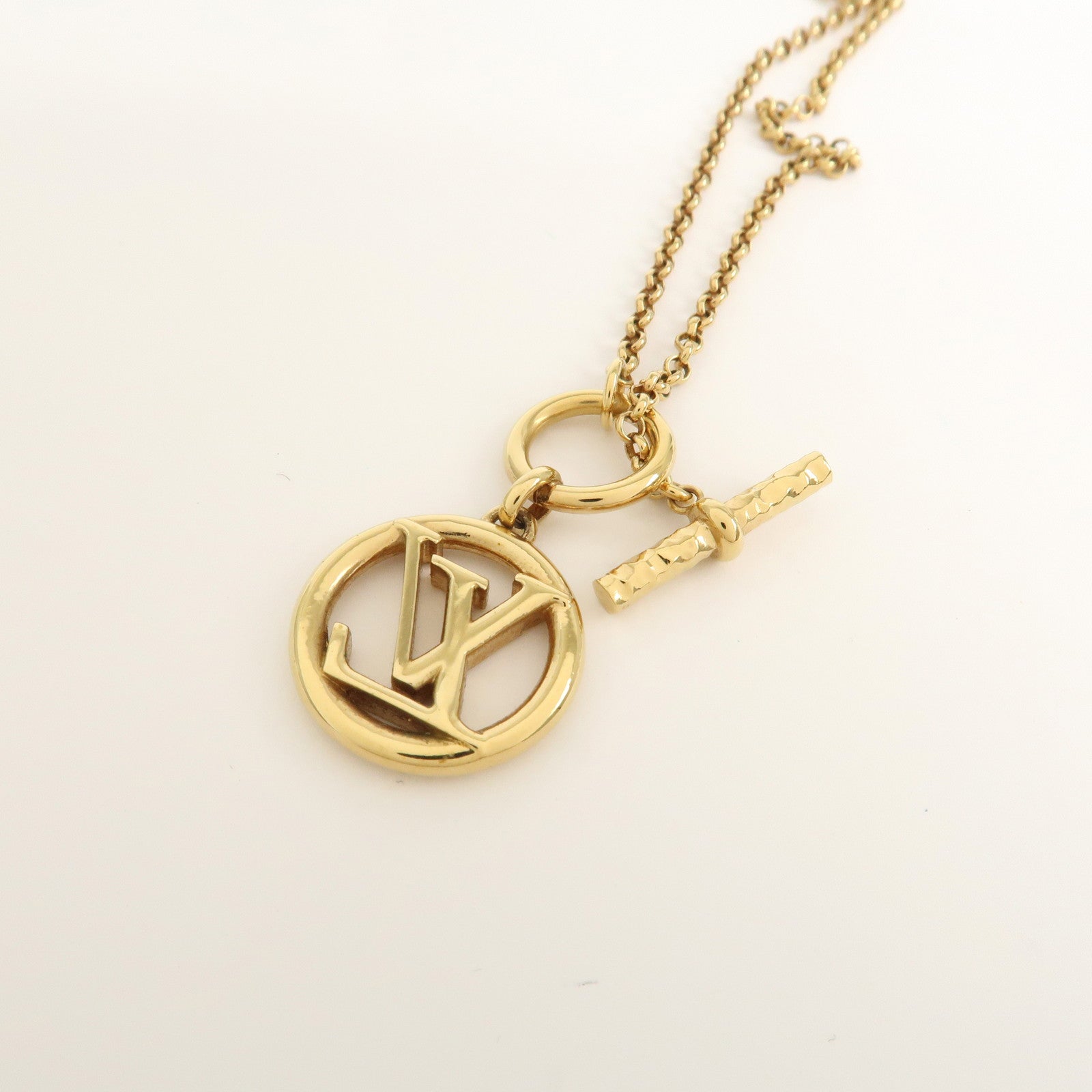 Louis Vuitton Collier Baby Louise Metal Gold Necklace Gold M00598