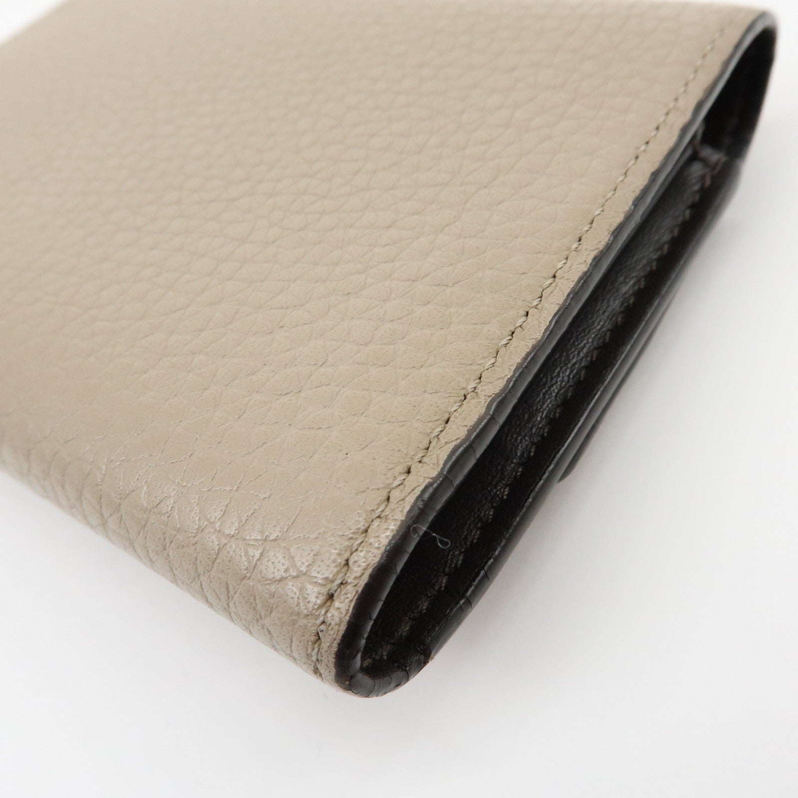 Louis Vuitton Portefeuille Capucines Leather Compact Wallet M62159