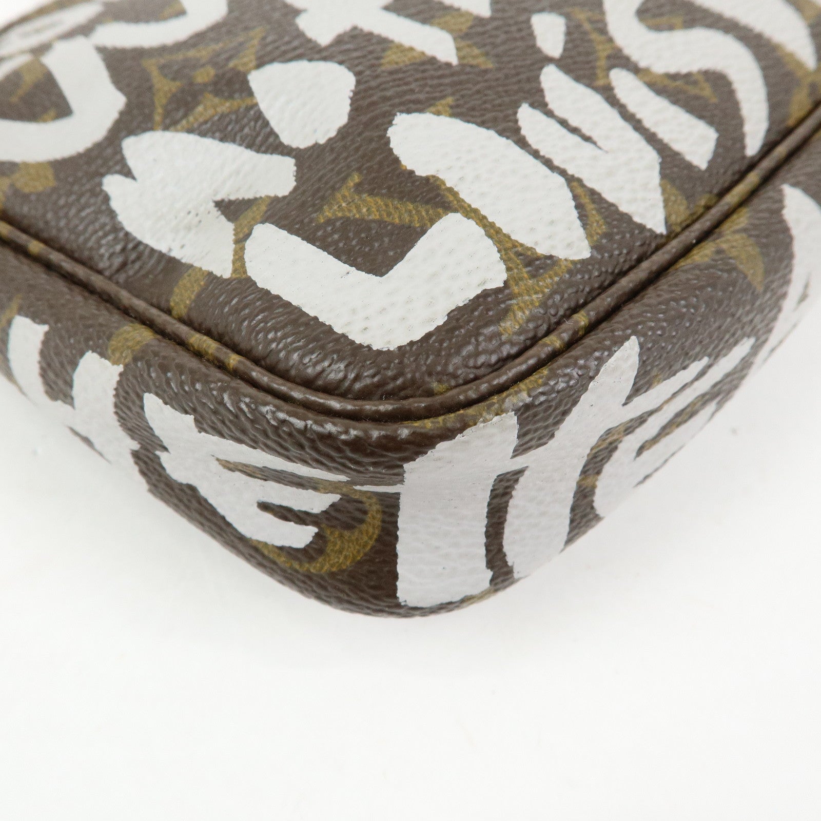 Louis Vuitton Monogram Graffiti Pochette Accessoires Pouch M92192