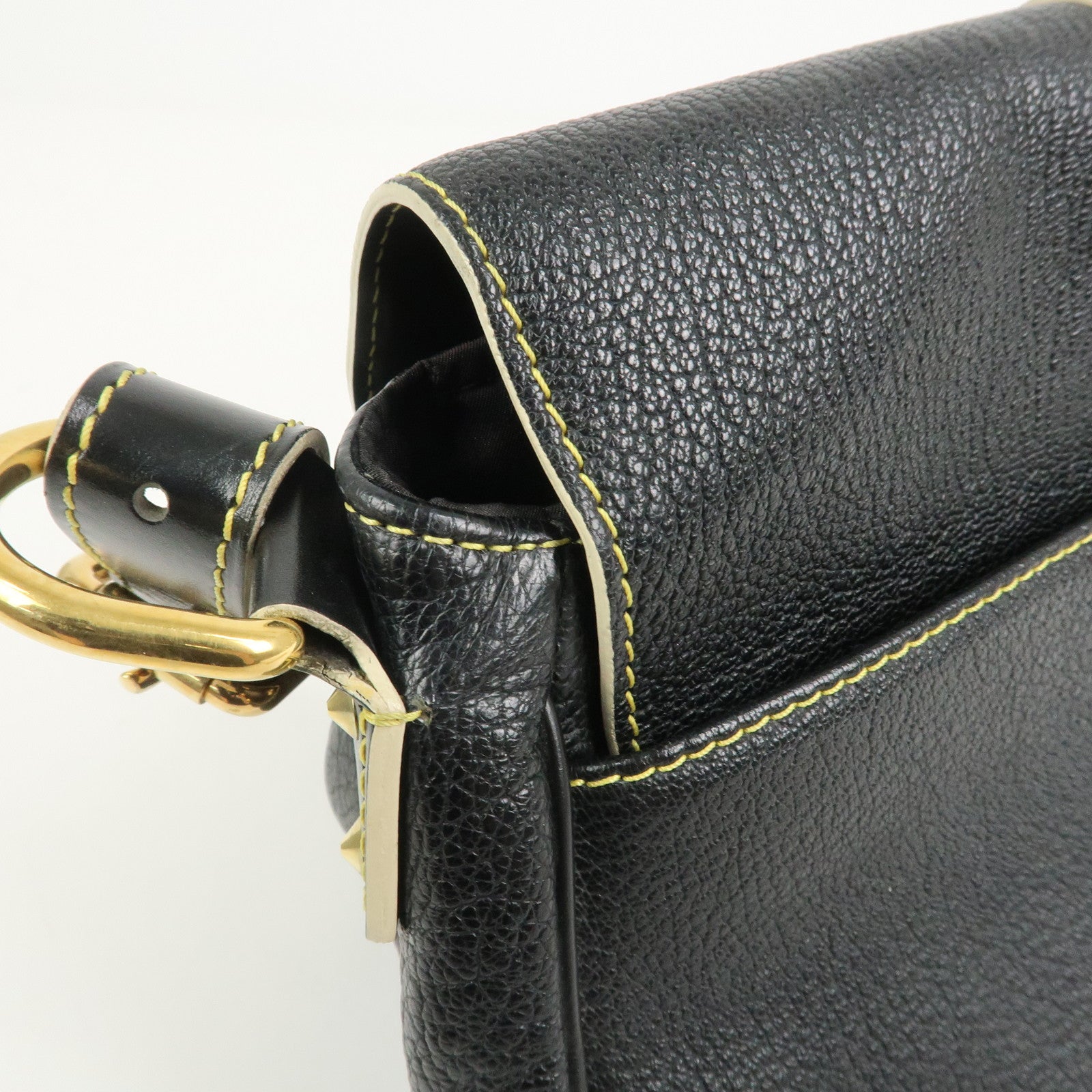 Louis Vuitton Suhari Confidant Leather Shoulder Bag Noir M91784