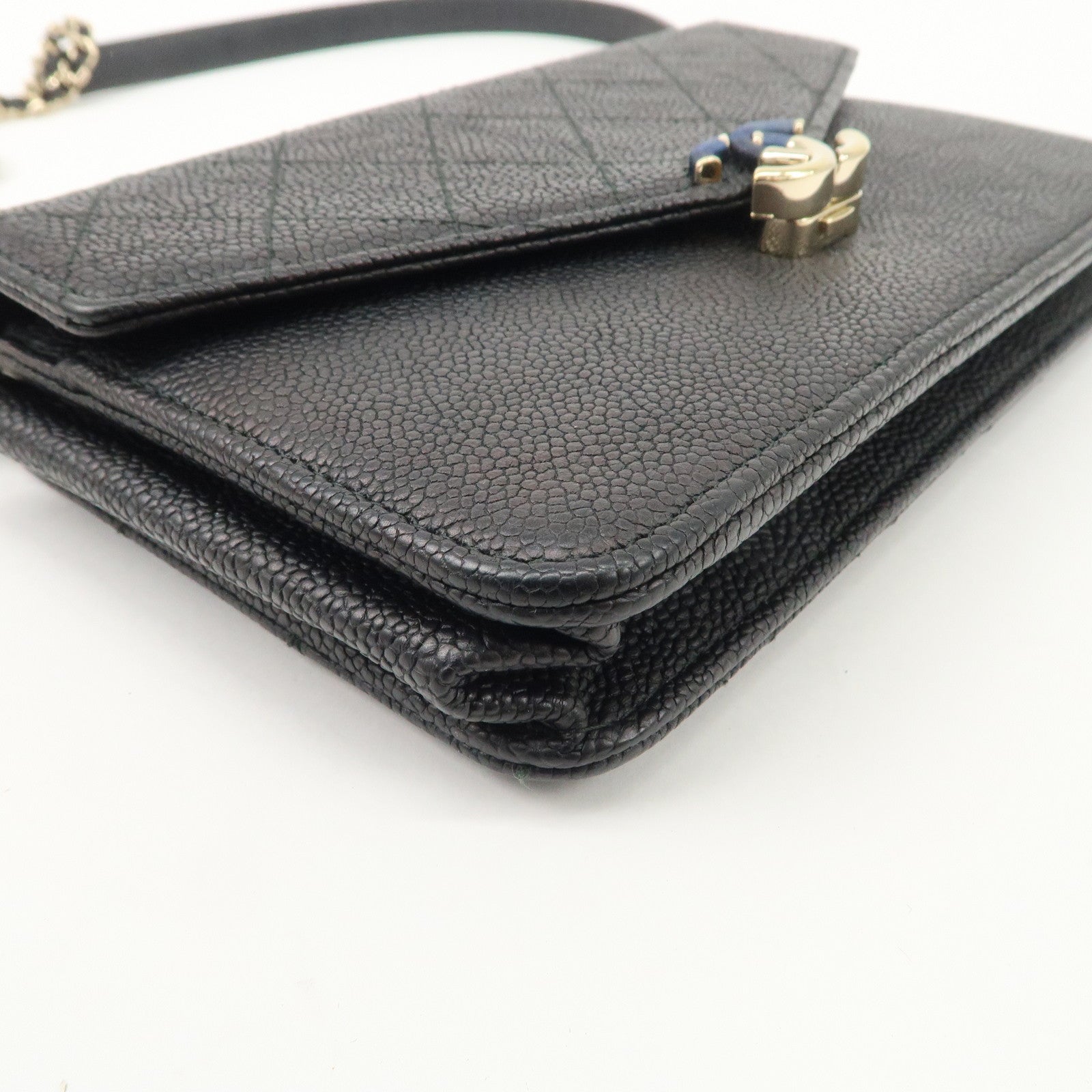 CHANEL Matelasse Caviarskin Chain Wallet COW Shoulder Bag Black Used