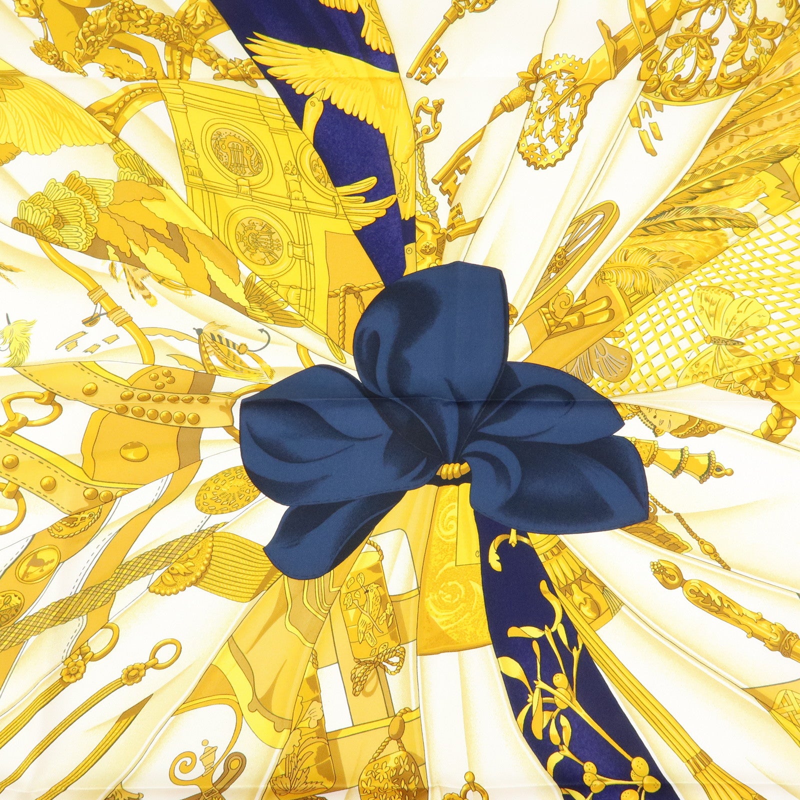 HERMES Carre 90 Silk 100% Soleil de Soie Scarf Gold Navy Red