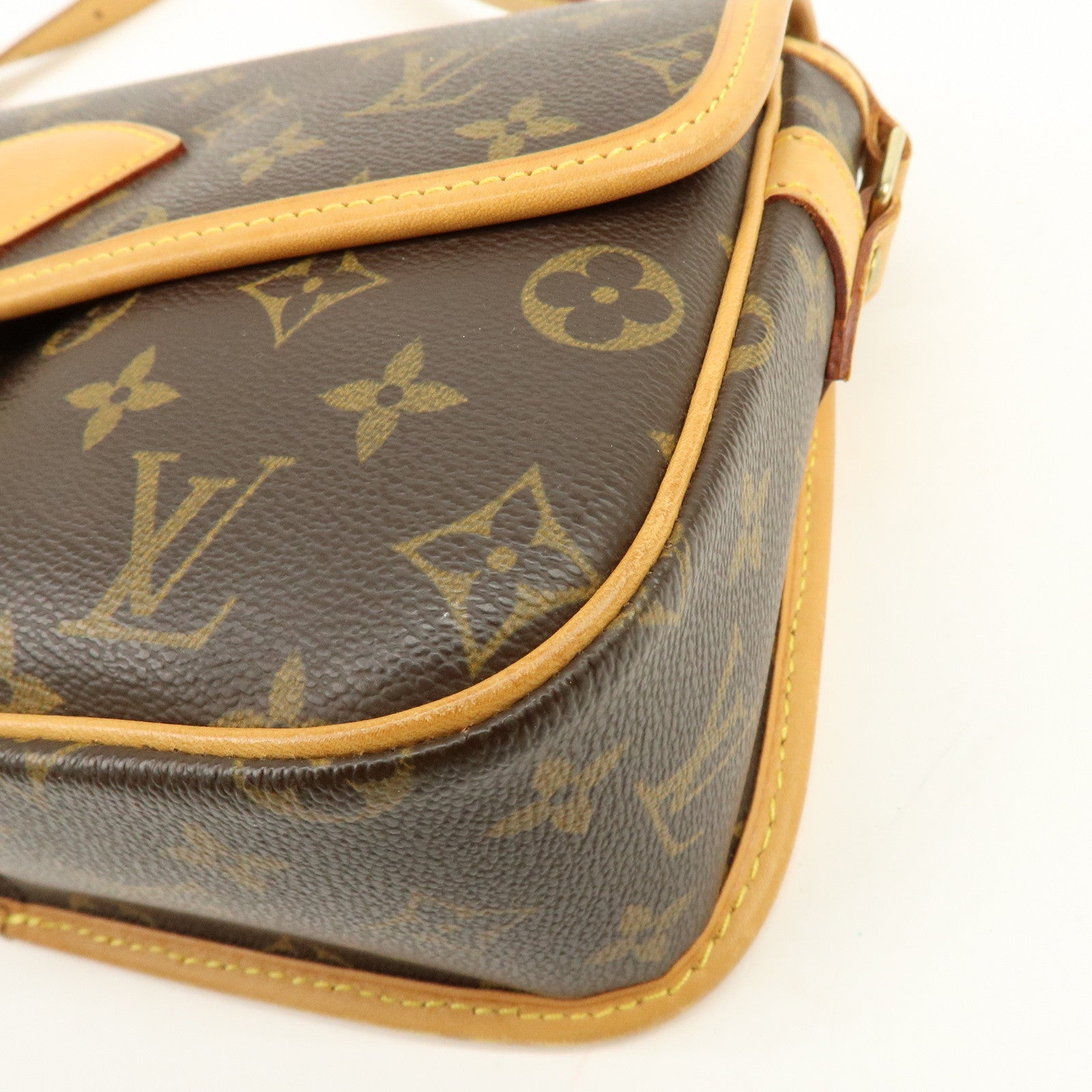Louis Vuitton Monogram Sologne Canvas Shoulder Bag Brown M42250