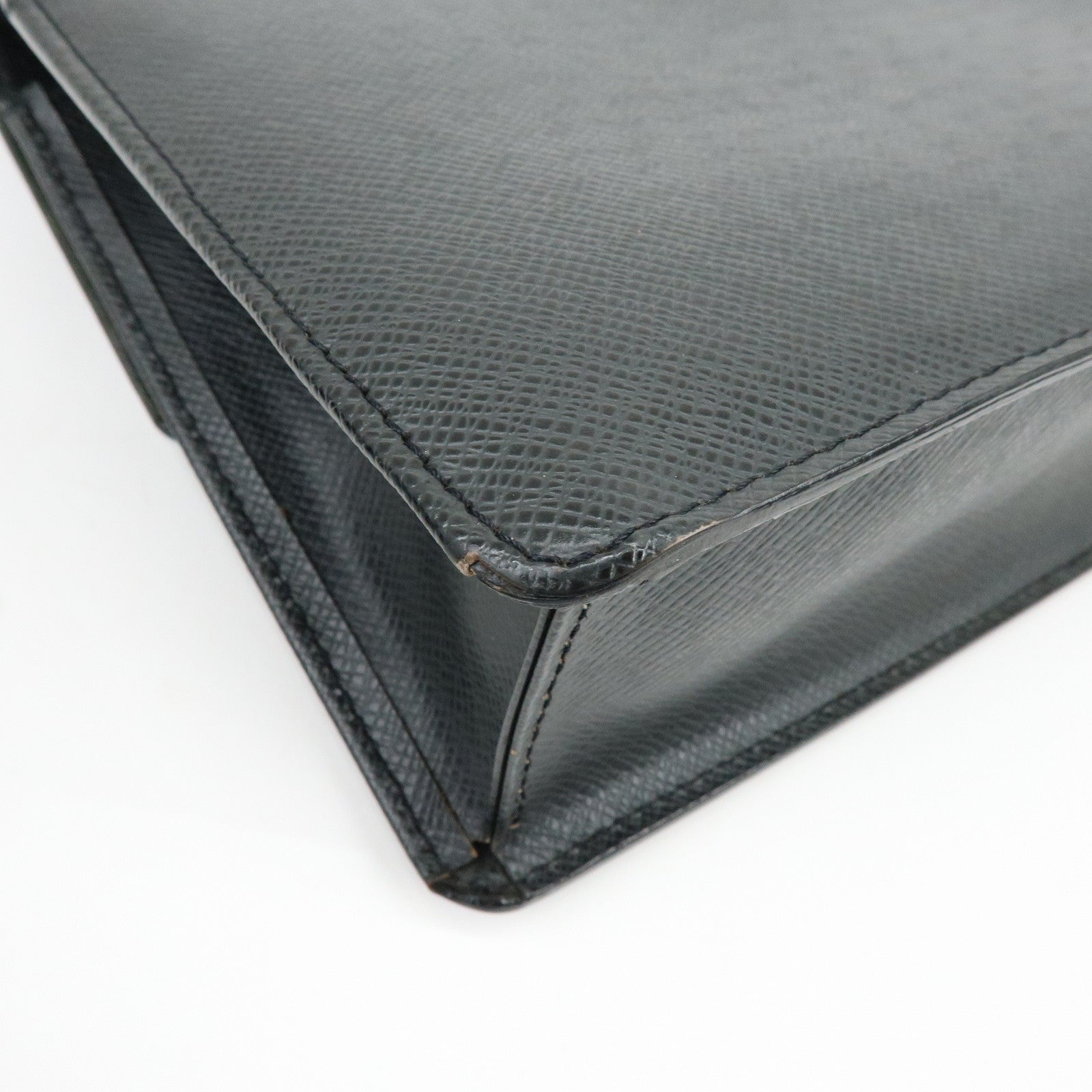 Louis Vuitton Taiga Leather Selenga Clutch Bag Ardoise M30782