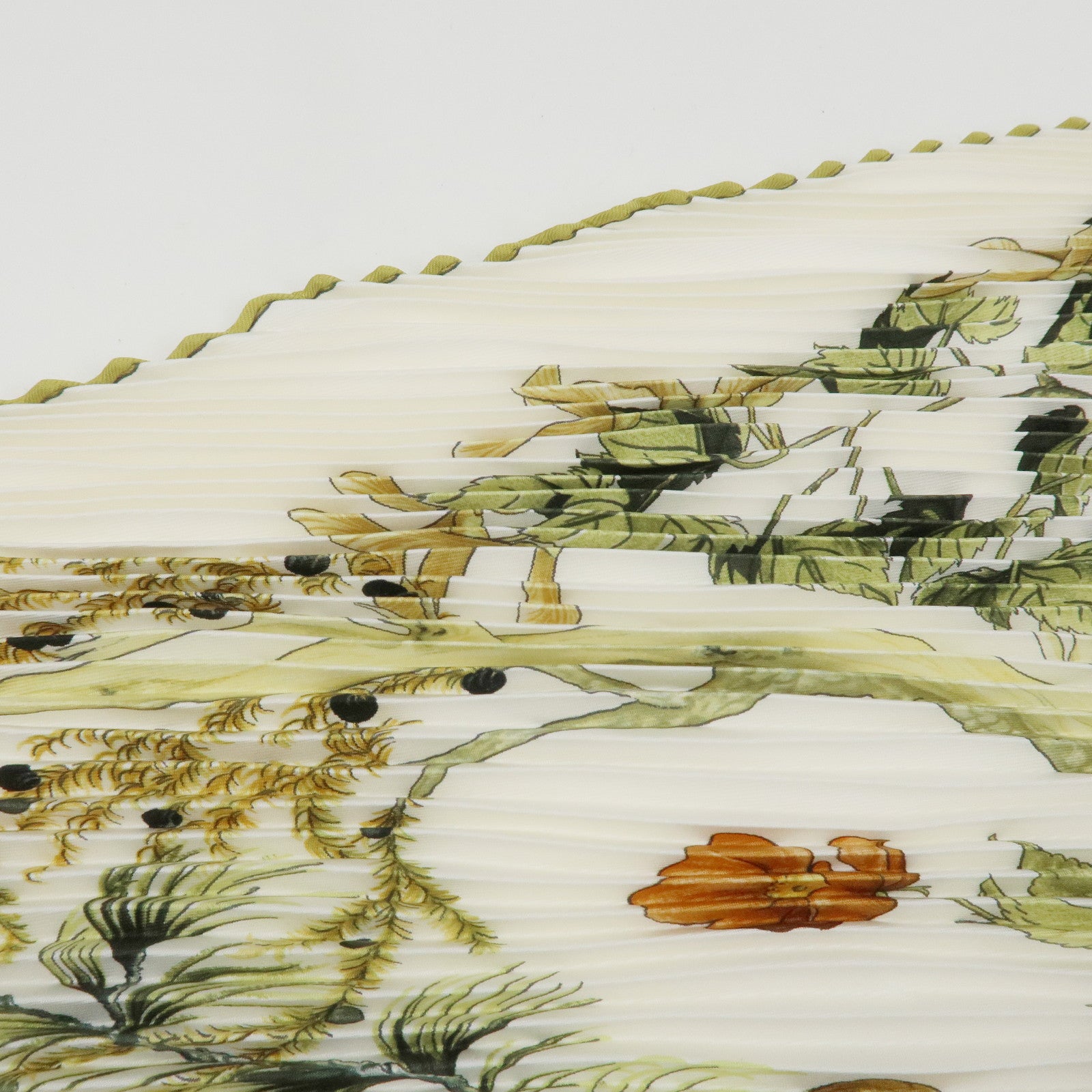 HERMES Carre 90 Silk 100% Pleats AU COEUR DES BOIS Scarf White