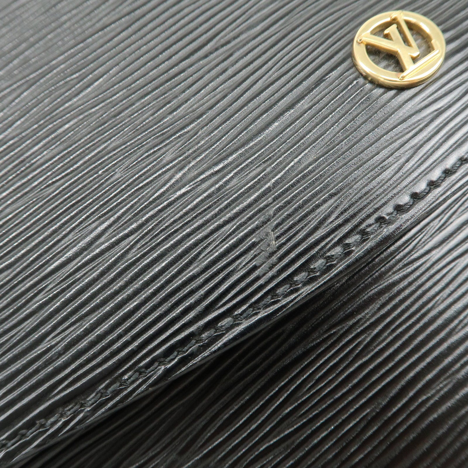 Louis Vuitton Epi Grenelle Shoulder Bag Crossbody Bag Noir M52362