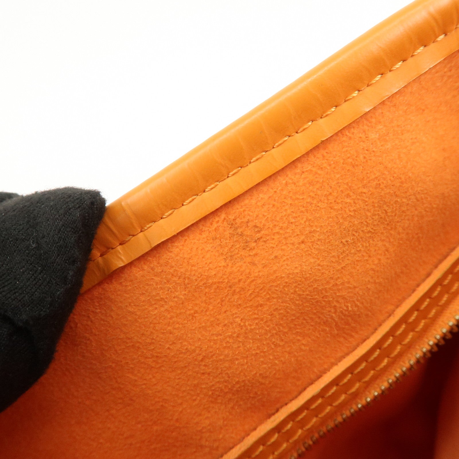 Louis Vuitton Epi Bucket PM Shoulder Bag Tote Bag Mandarin M5899H