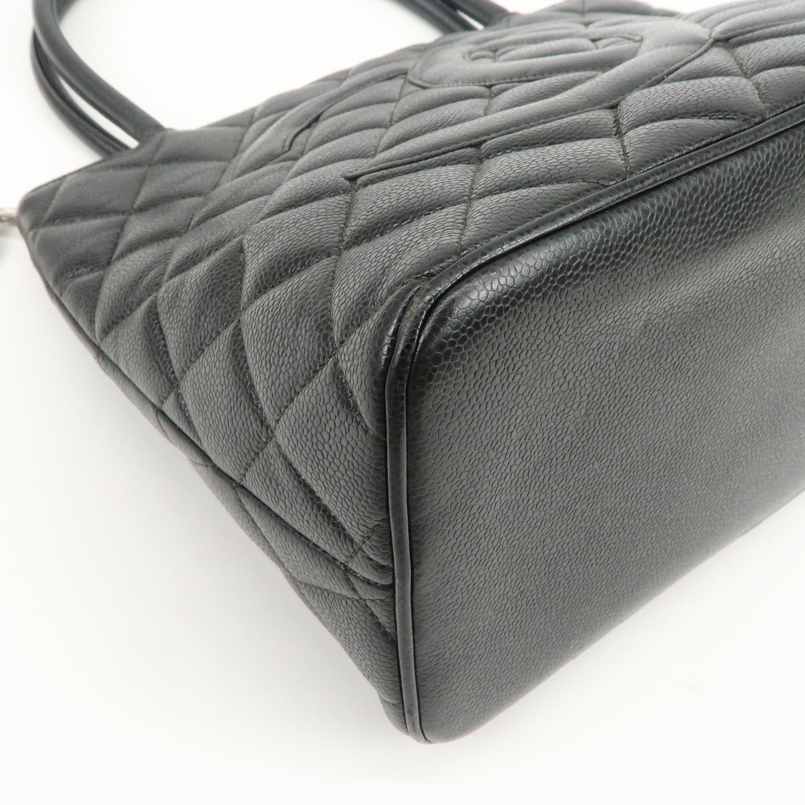 CHANEL Matelasse Caviarskin Medallion Tote Bag Hand Bag A01804