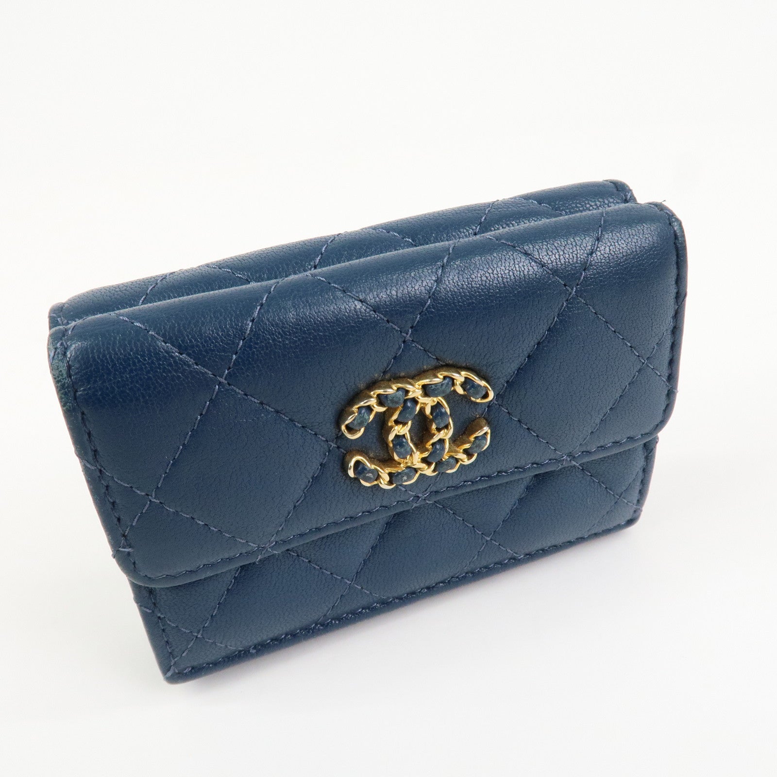 CHANEL COCO Mark Matelasse CHANEL19 Tri-fold Compact Wallet AP0727