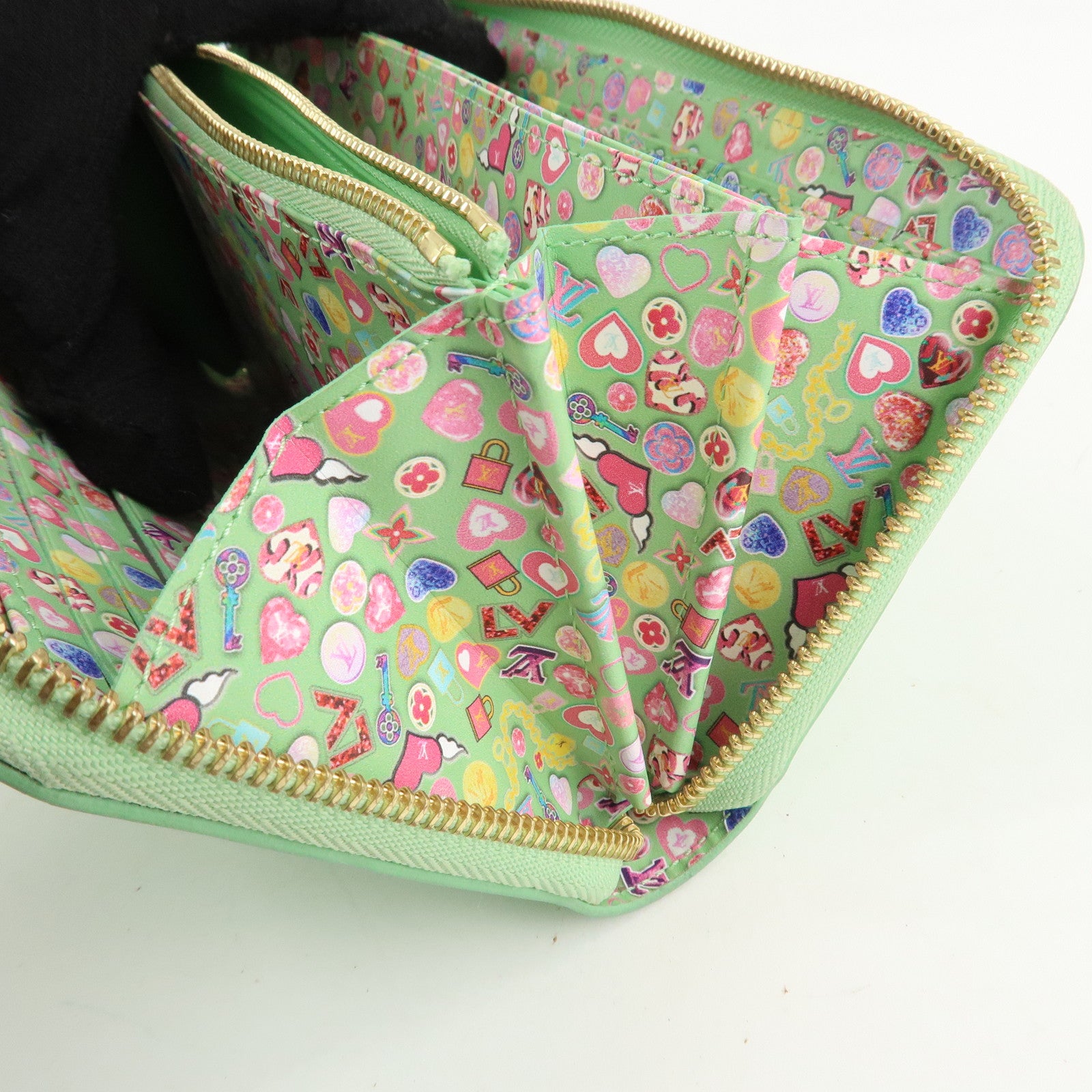 Louis Vuitton Monogram Vernis Zippy Wallet Light Green M82065 Used