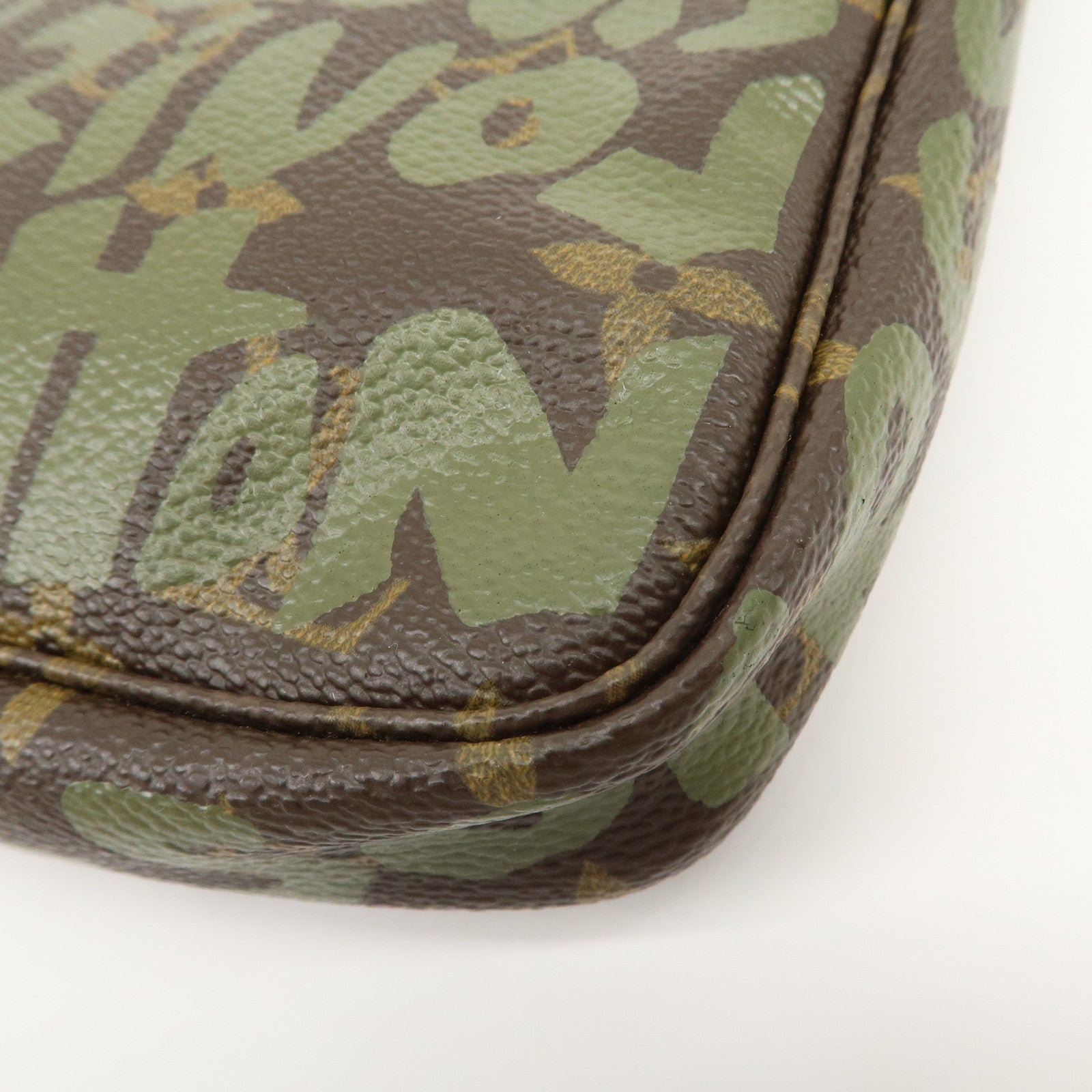 Louis Vuitton Monogram Graffiti Pochette Accessoires HandBag M92191