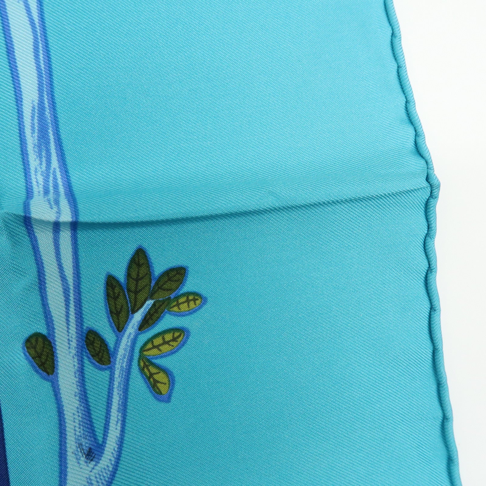 HERMES Carre 90 Silk 100% Scarf Annie Faivre Animal Print Blue