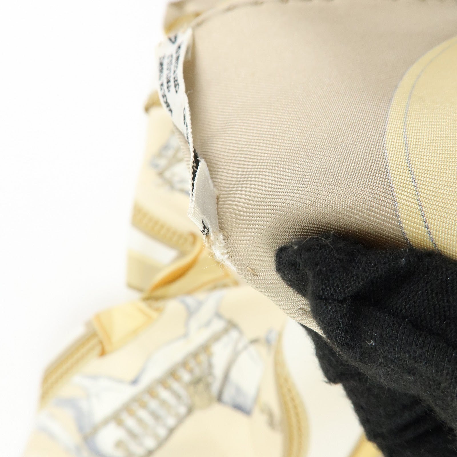 HERMES Carre 90 Silk 100% Scarf GRAND APPARAT White Beige