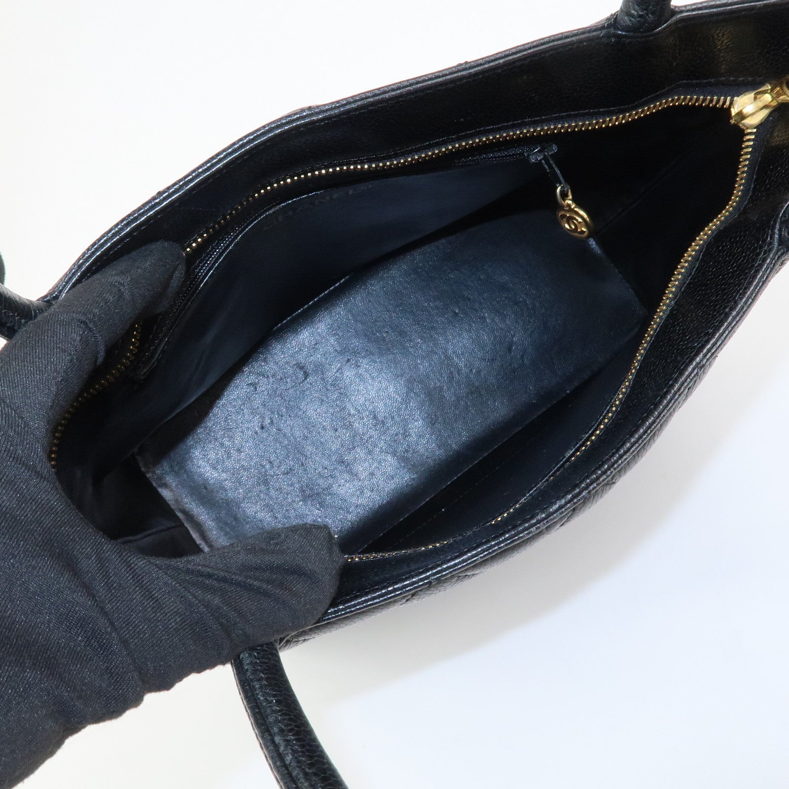 CHANEL Matelasse Caviarskin Medallion Tote Bag Hand Bag A01804