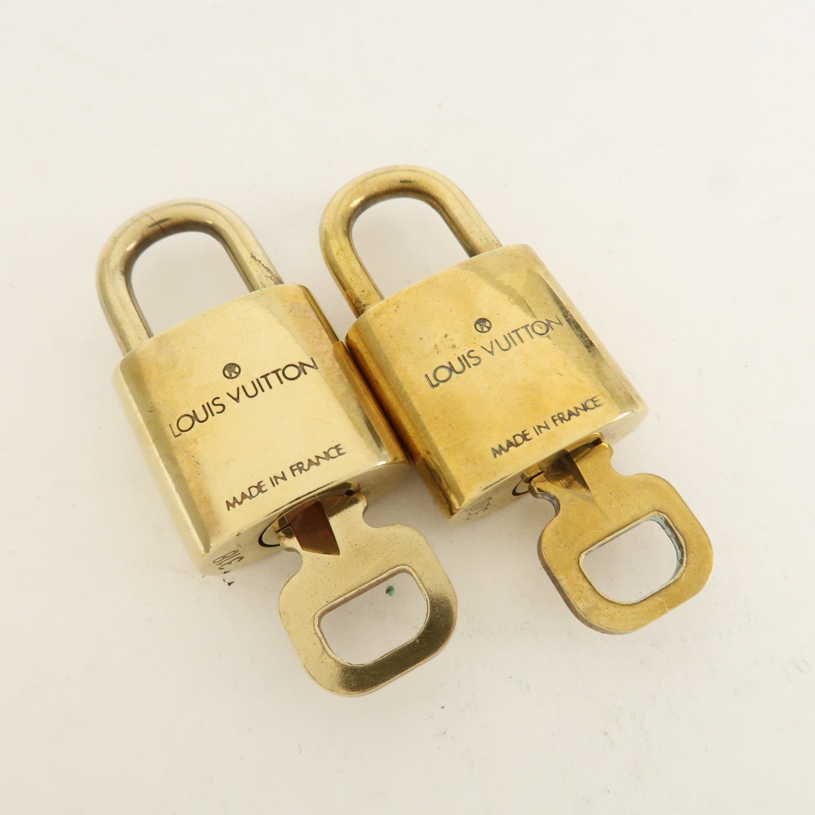Louis Vuitton Set of 10 Lock & Key Cadena Key Lock Metal Gold Used