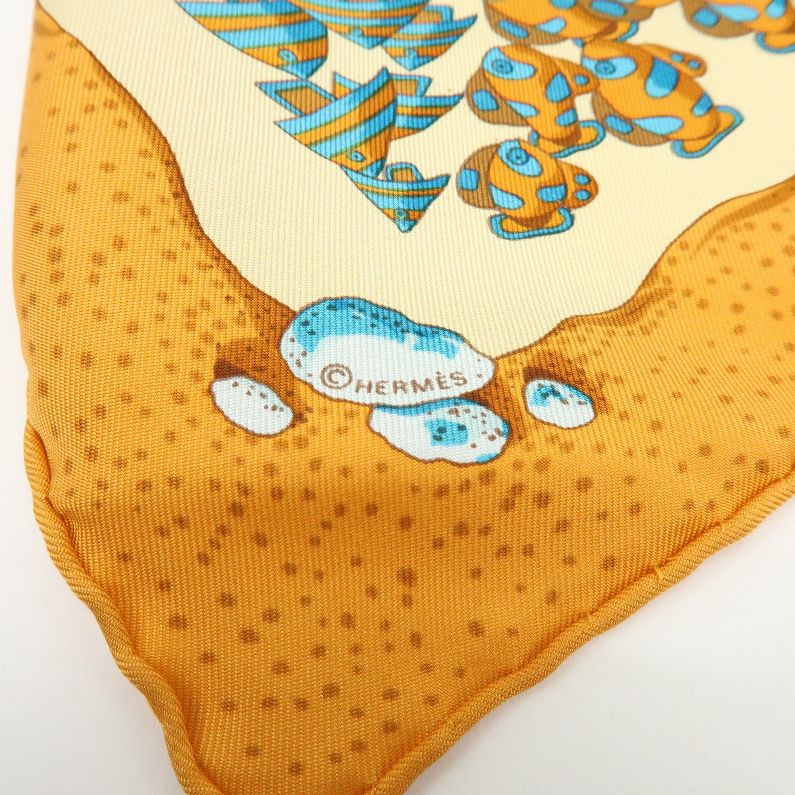 HERMES Petit Carre 40 Silk 100% Mini Scarf Poissons Tropicaux