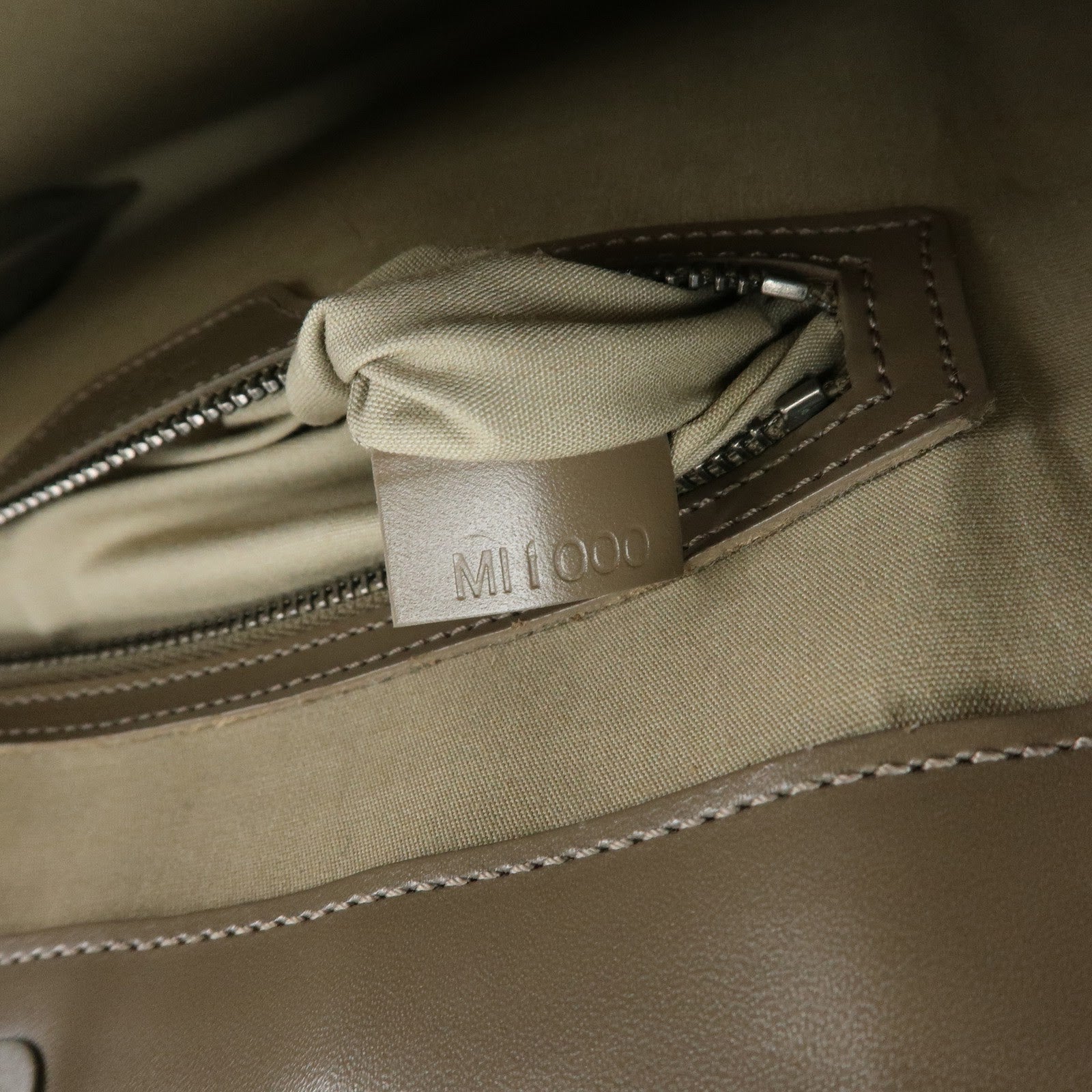 Louis Vuitton Epi Leather Saint Tropez Shoulder Bag Pepper M5246C