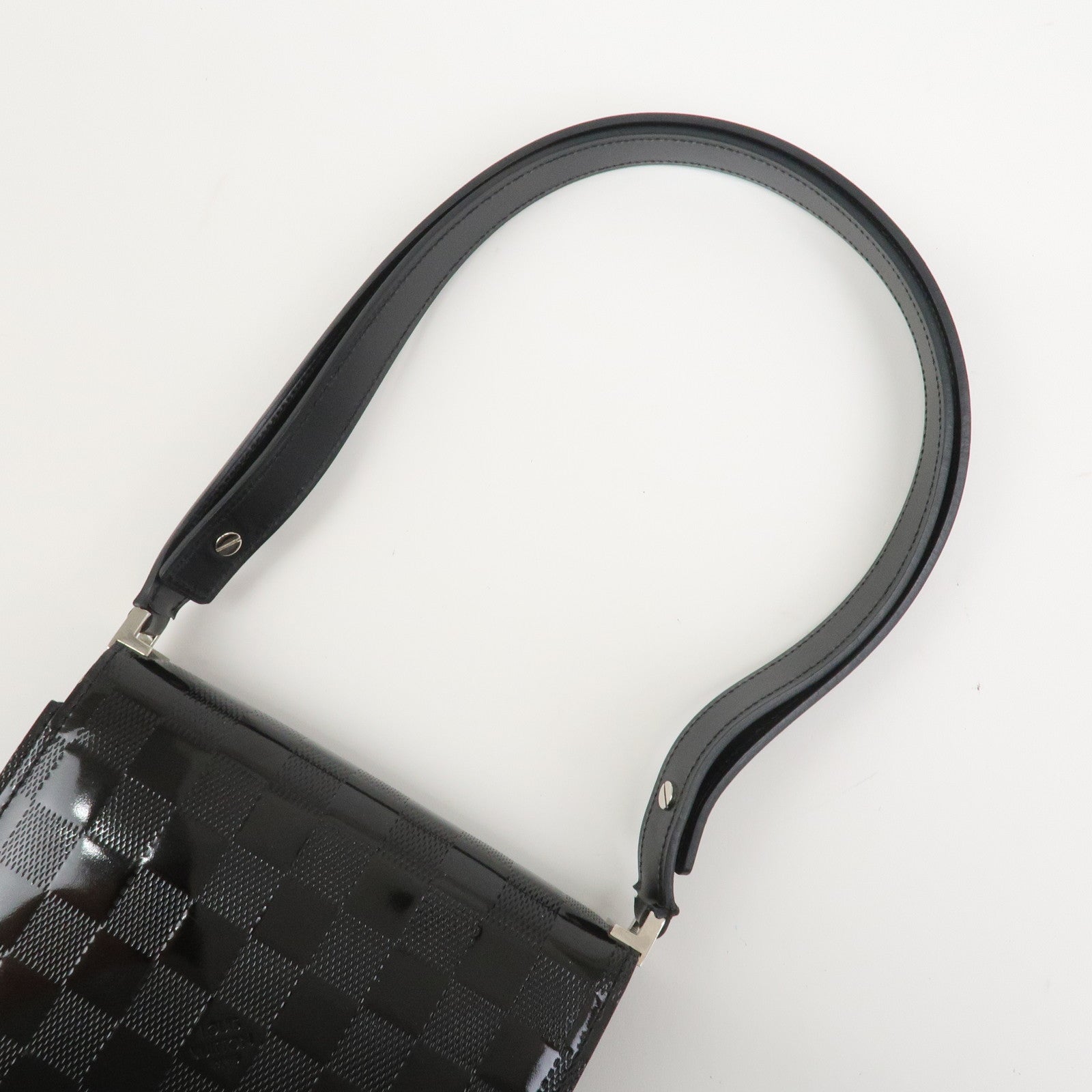 Louis Vuitton Damier Vernis Club Shoulder Bag Noir M92127