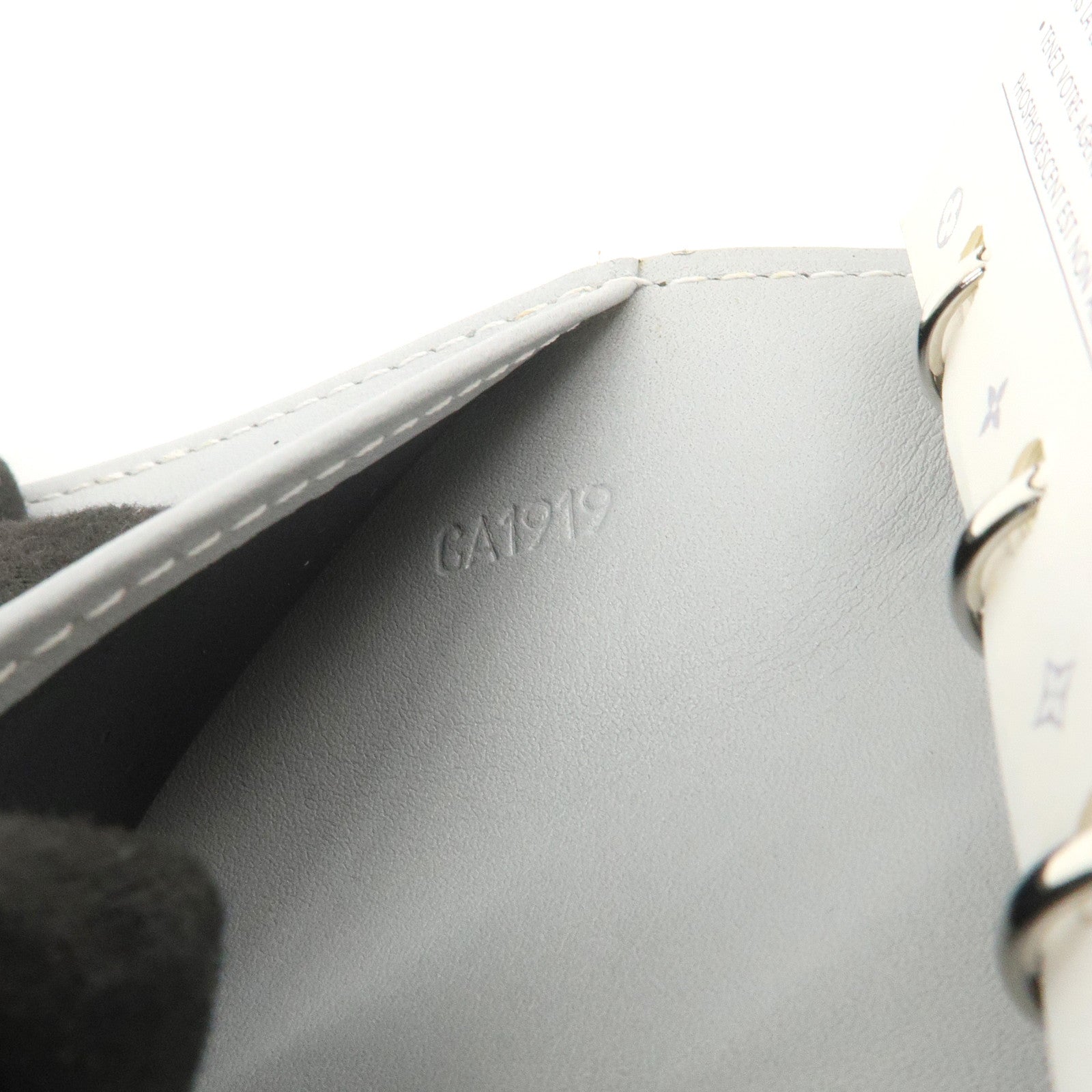 Louis Vuitton Cyber Epi Agenda PM Day Meets Night Planner M99081