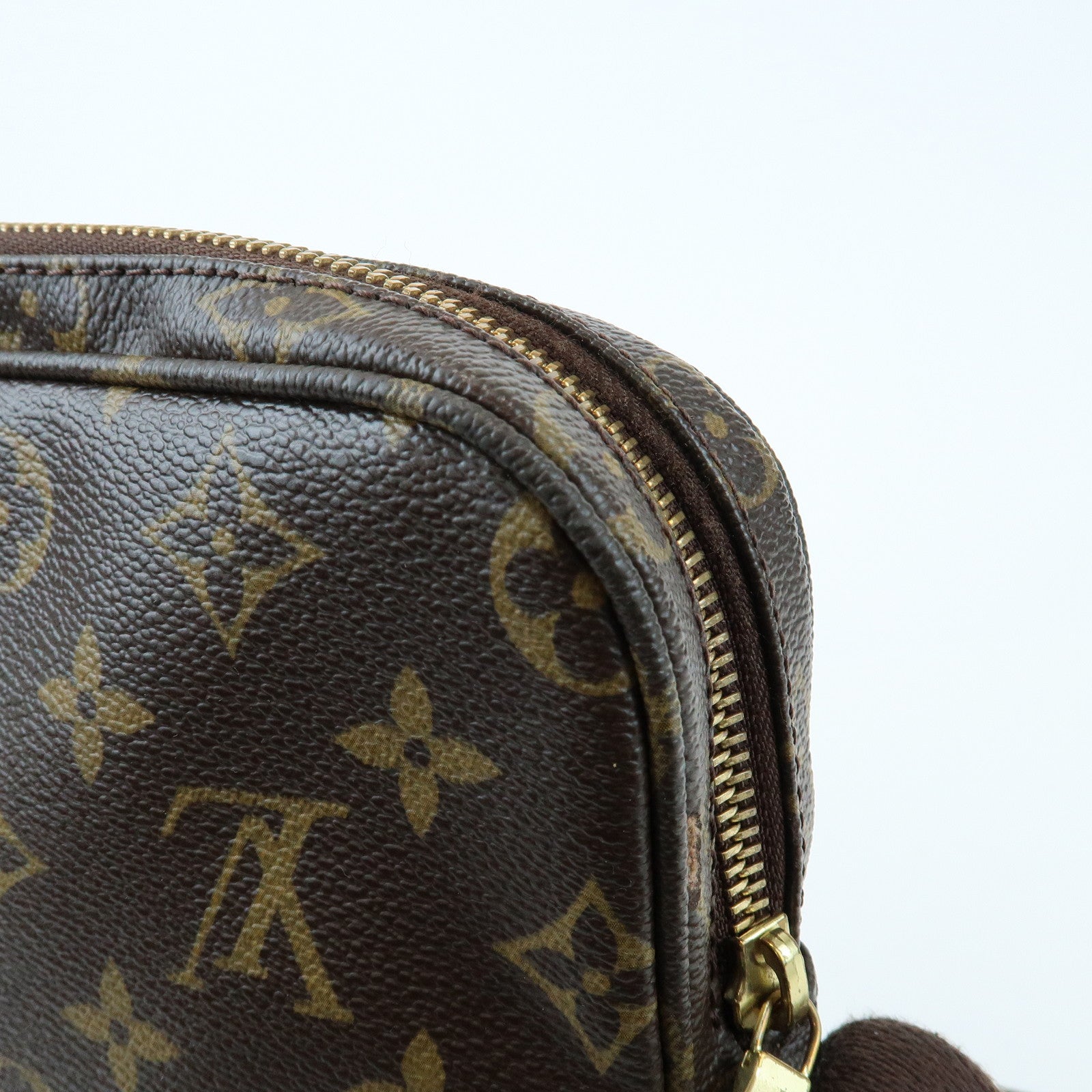 Louis Vuitton Monogram Trotteur Beaubourg Shoulder Bag Brown M97037
