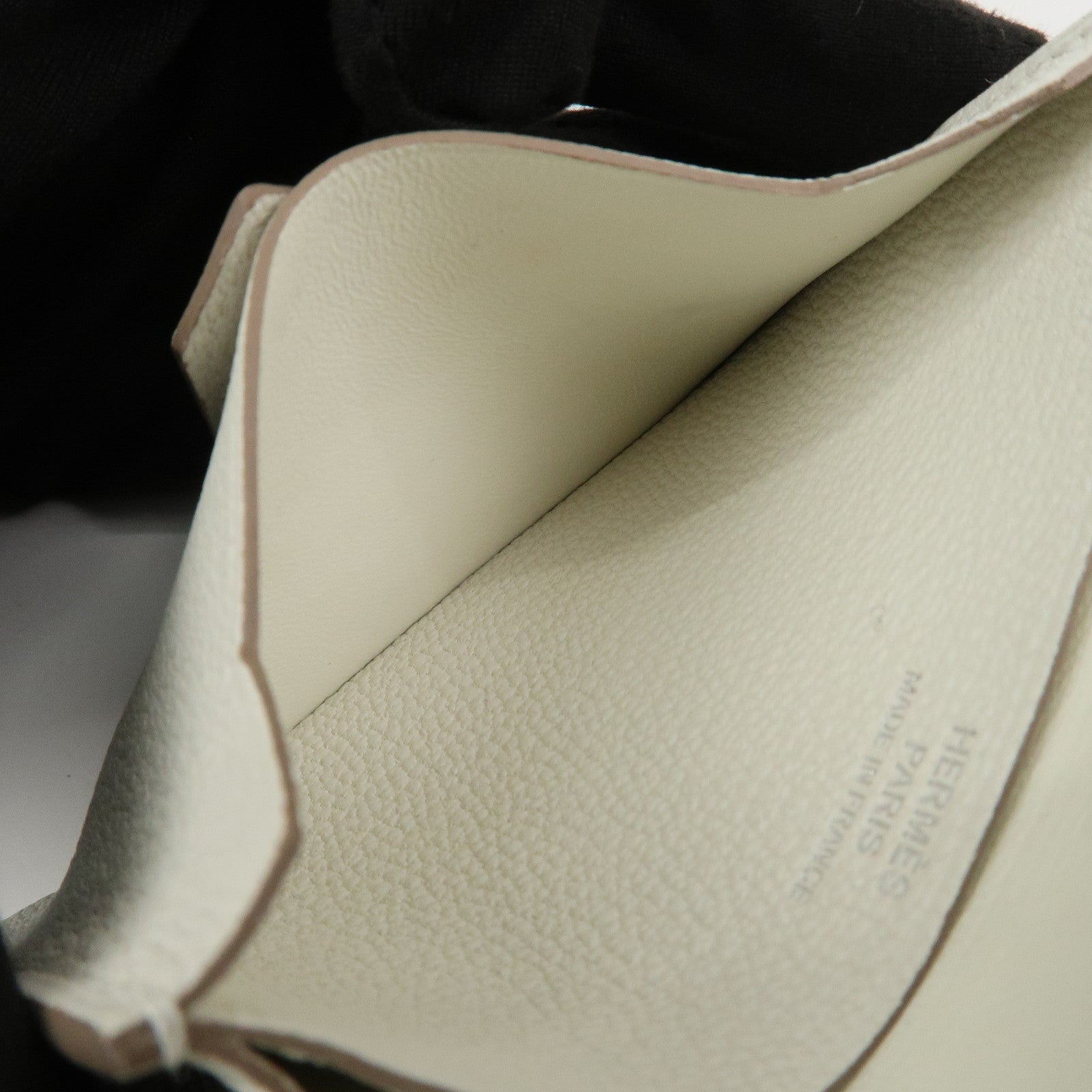 HERMES Bearn Chevre B Stamped Card Case Card Holder Craie