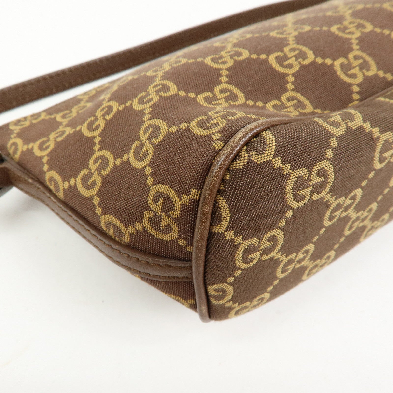 GUCCI Boat Bag GG Canvas Accessory Pouch Hand Bag Brown 039.1103