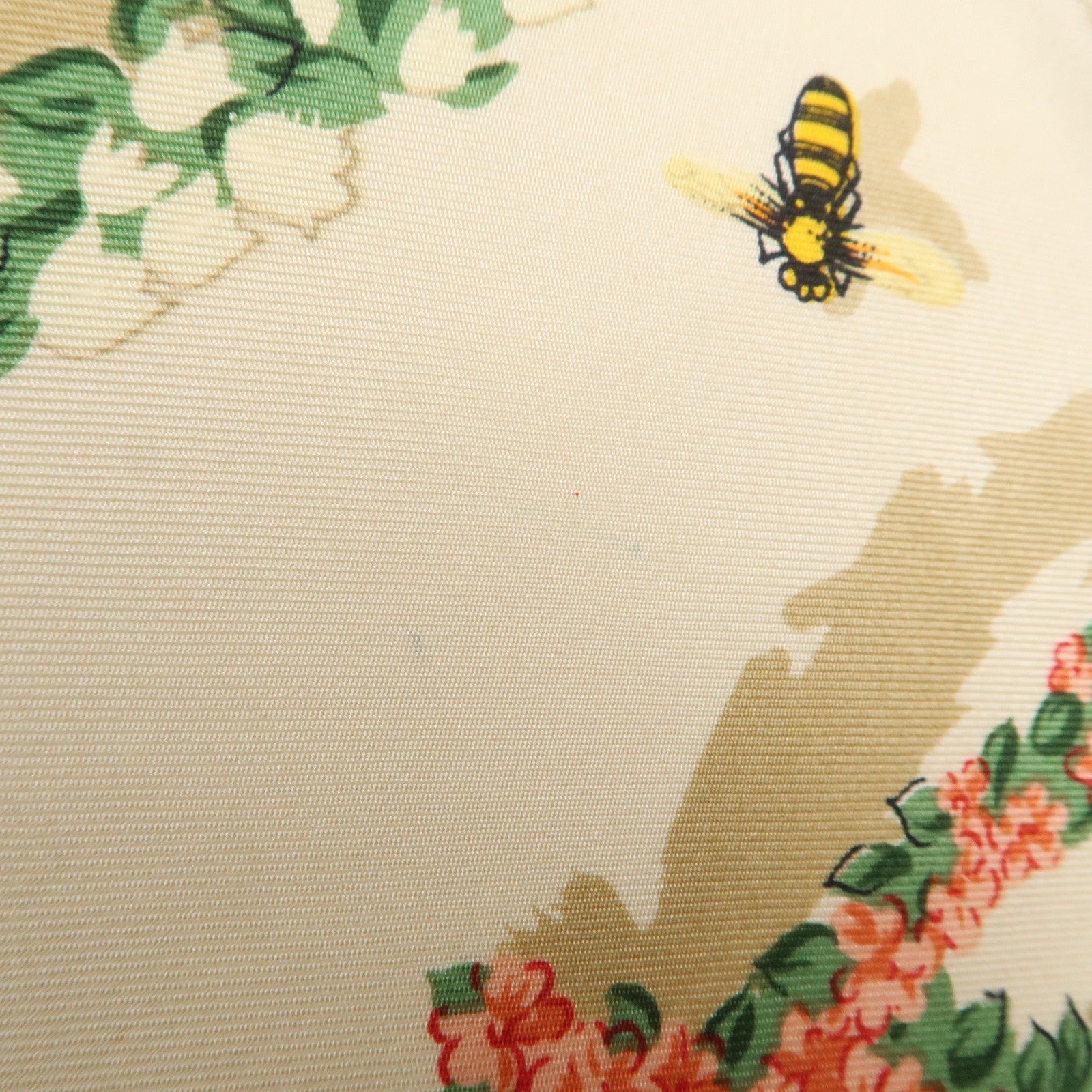 GUCCI Silk 100% Botanical Scarf Beige Multicolor