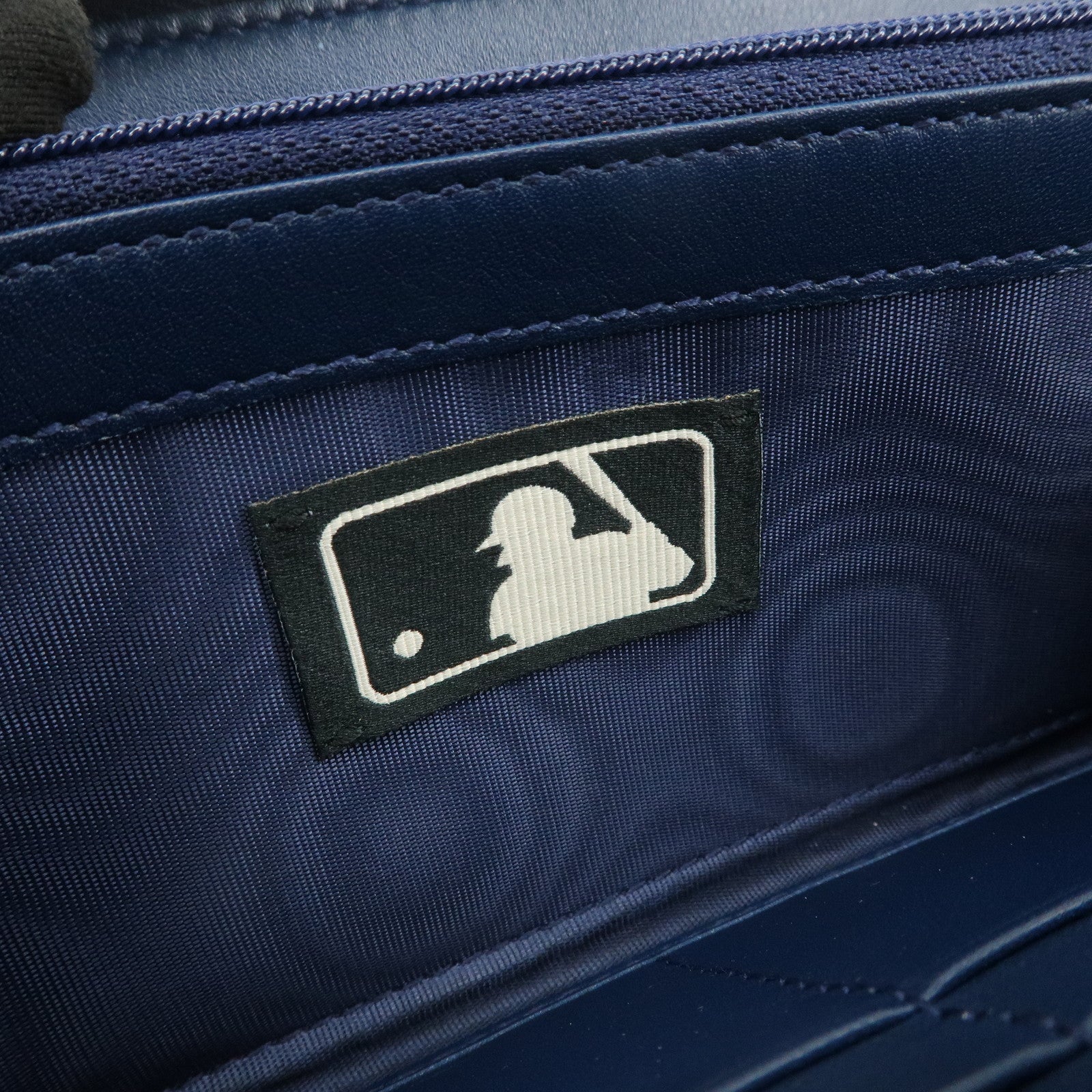 GUCCI Guccissima Leather Round Zippy Long Wallet NY Yankees 547791