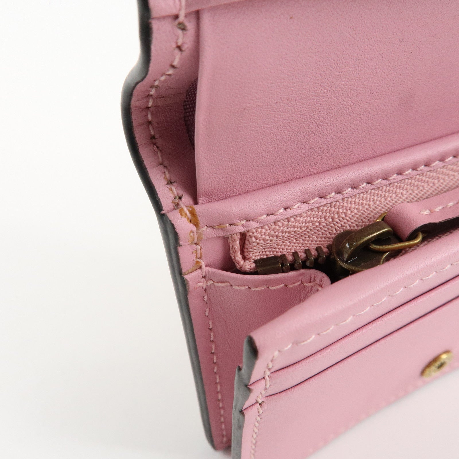 GUCCI GG Supreme Leather Strawberry Print Bi-fold Wallet 573839 Used