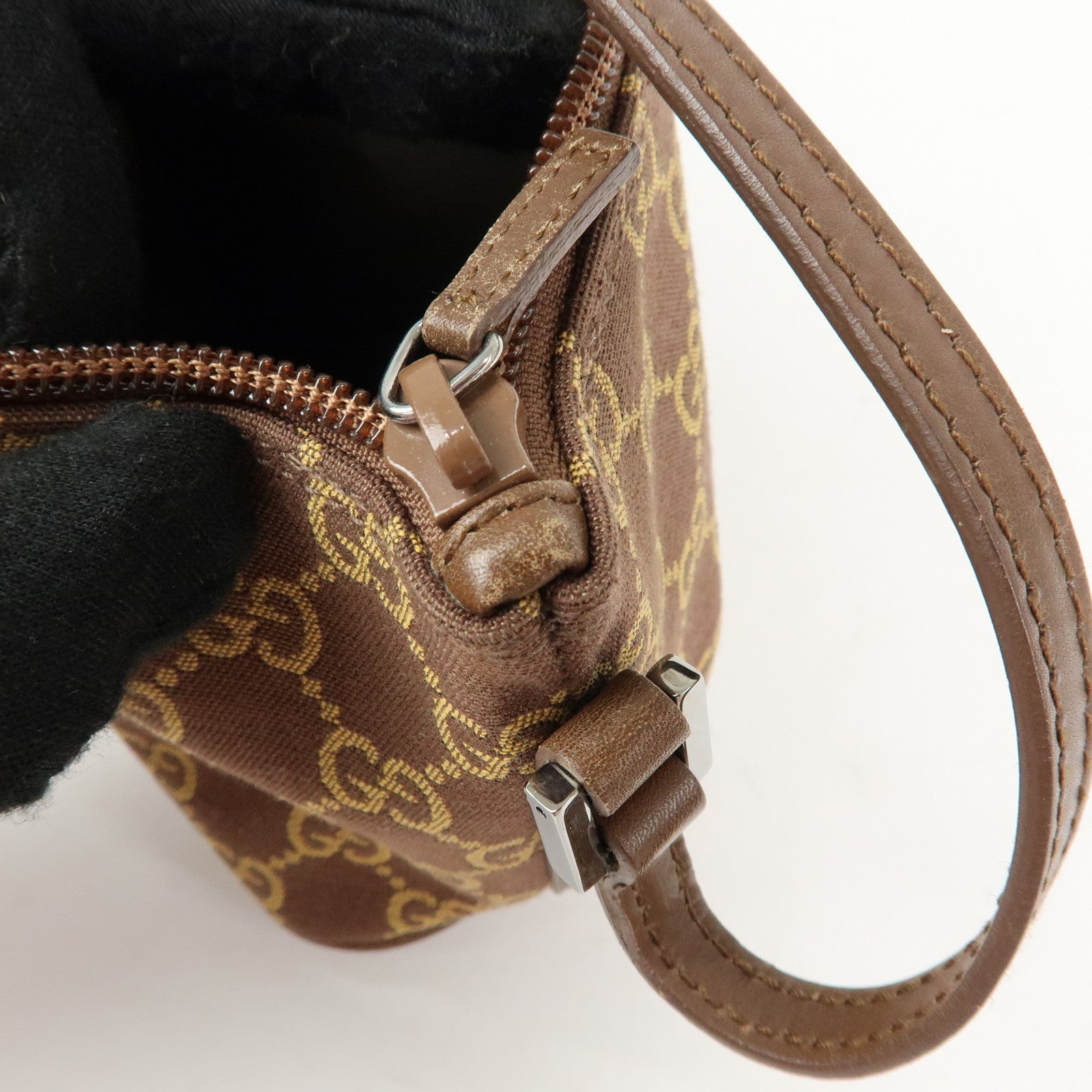 GUCCI Boat Bag GG Canvas Accessory Pouch Hand Bag Brown 039.1103